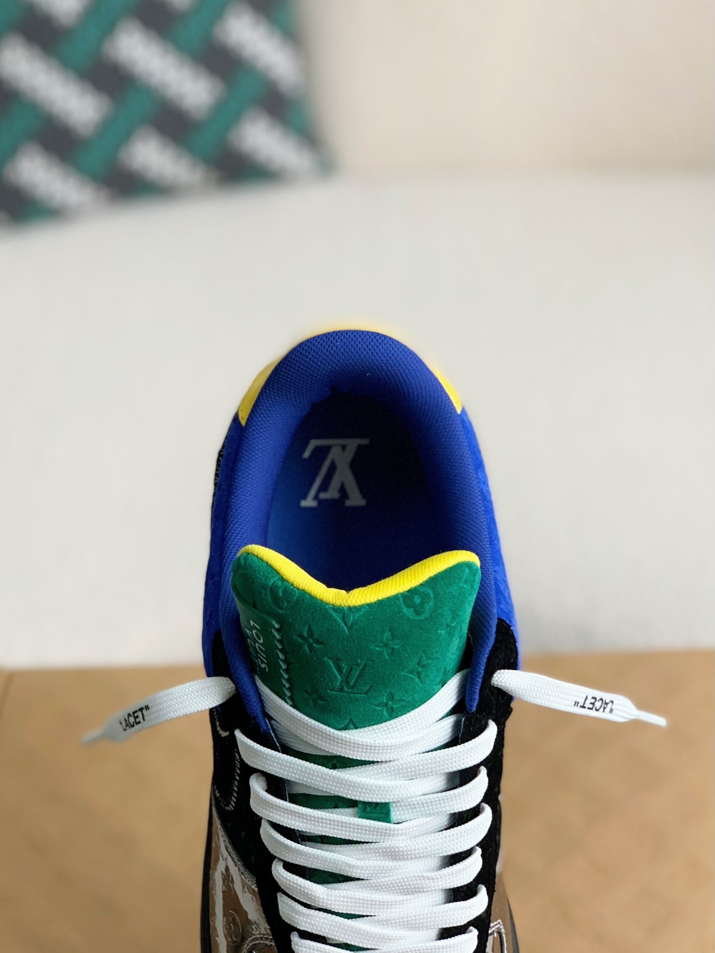 LOUIS VUITTON × NIKE AIR FORCE 1 Sneaker