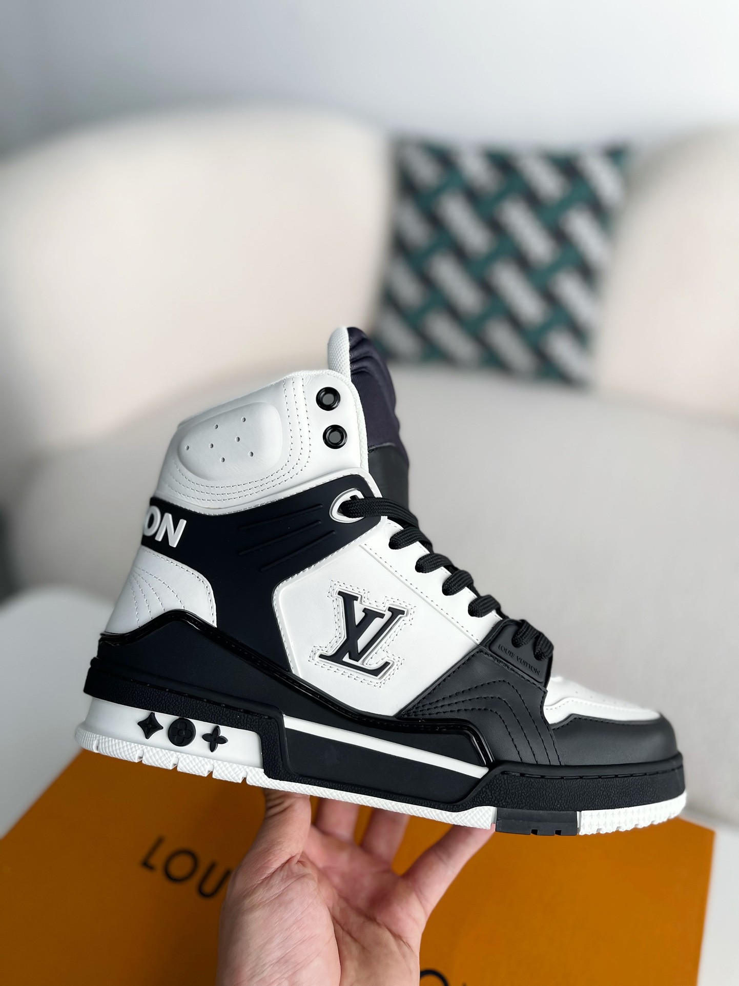 「#3195」LOUIS VUITTON TRAINER SNEAKERS