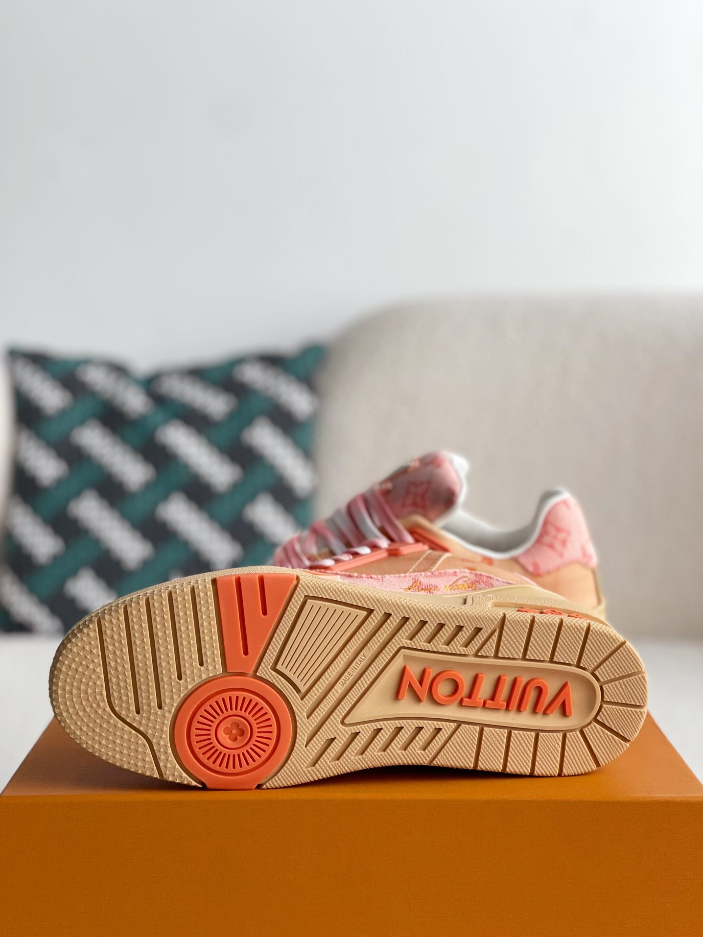 「#3141」 LOUIS VUITTON TRAINER SNEAKERS