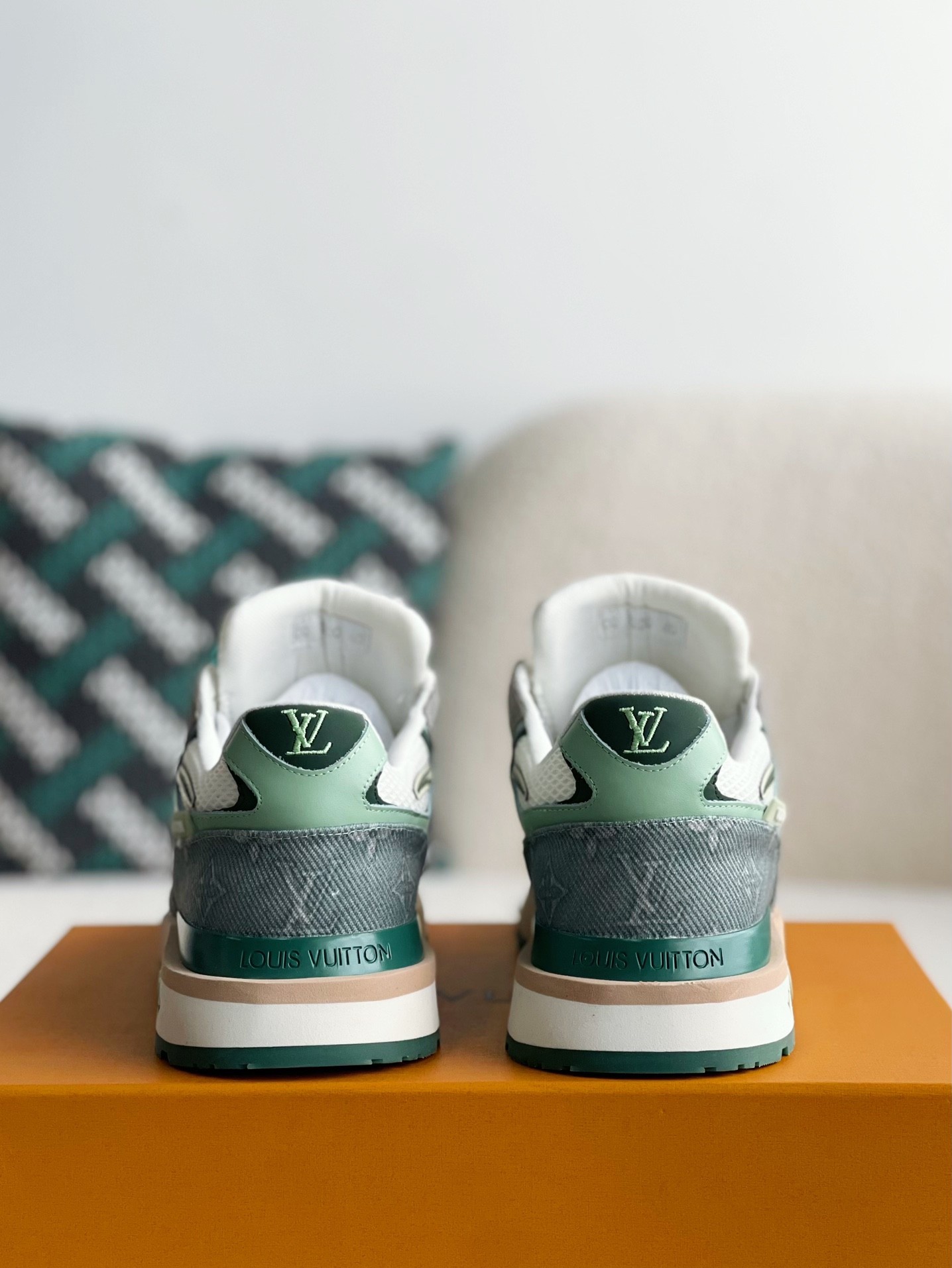 「#3257」LOUIS VUITTON Low-top running shoes