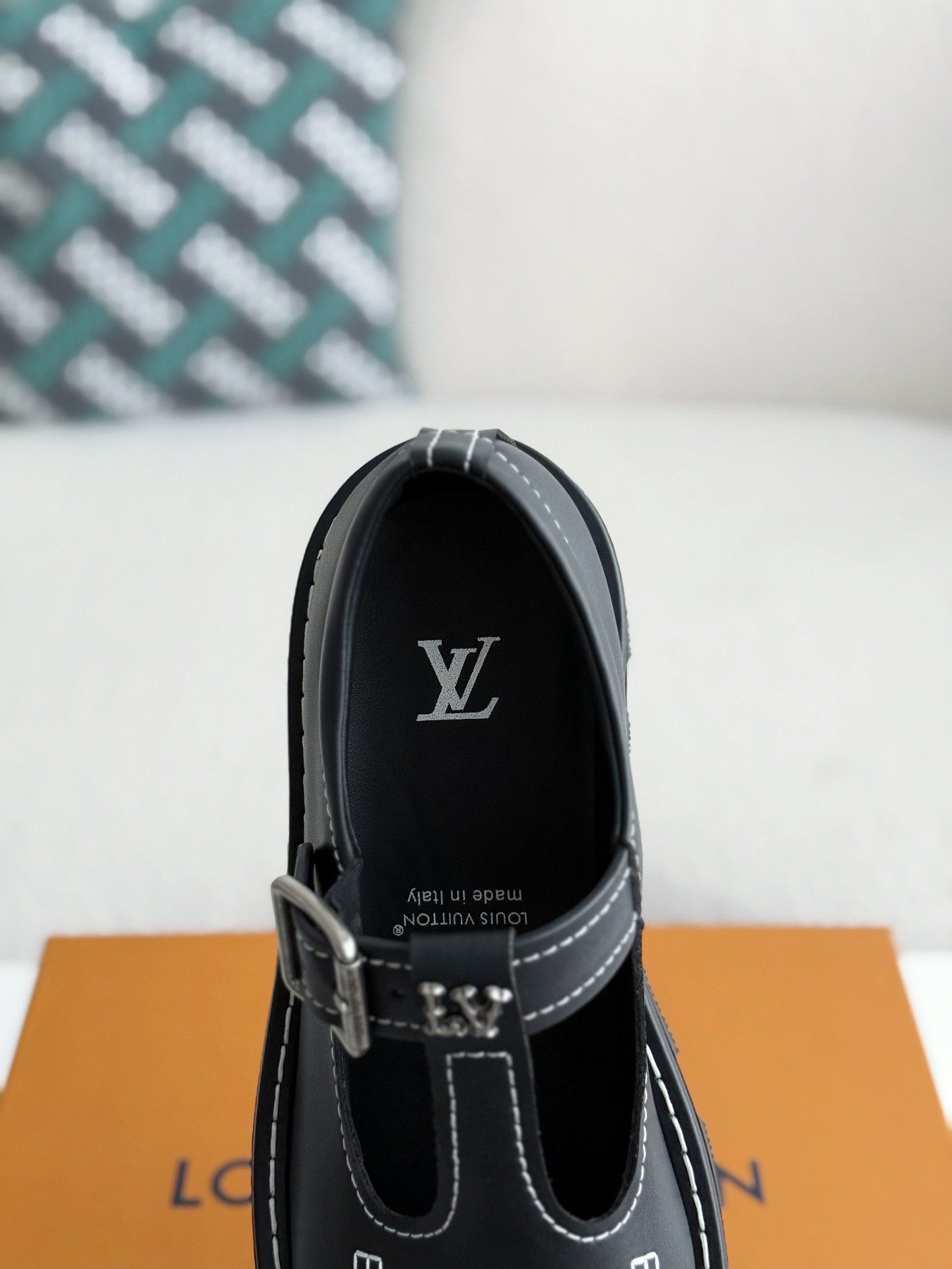「#3875」 LOUIS VUITTON Cow leather/Round head buckle Casual Shoes