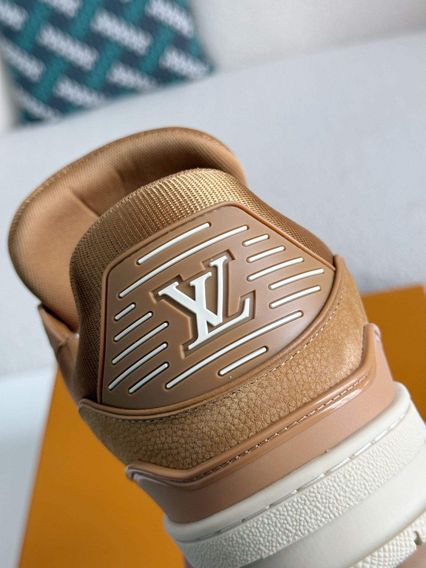 LOUIS VUITTON TRAINER SNEAKERS