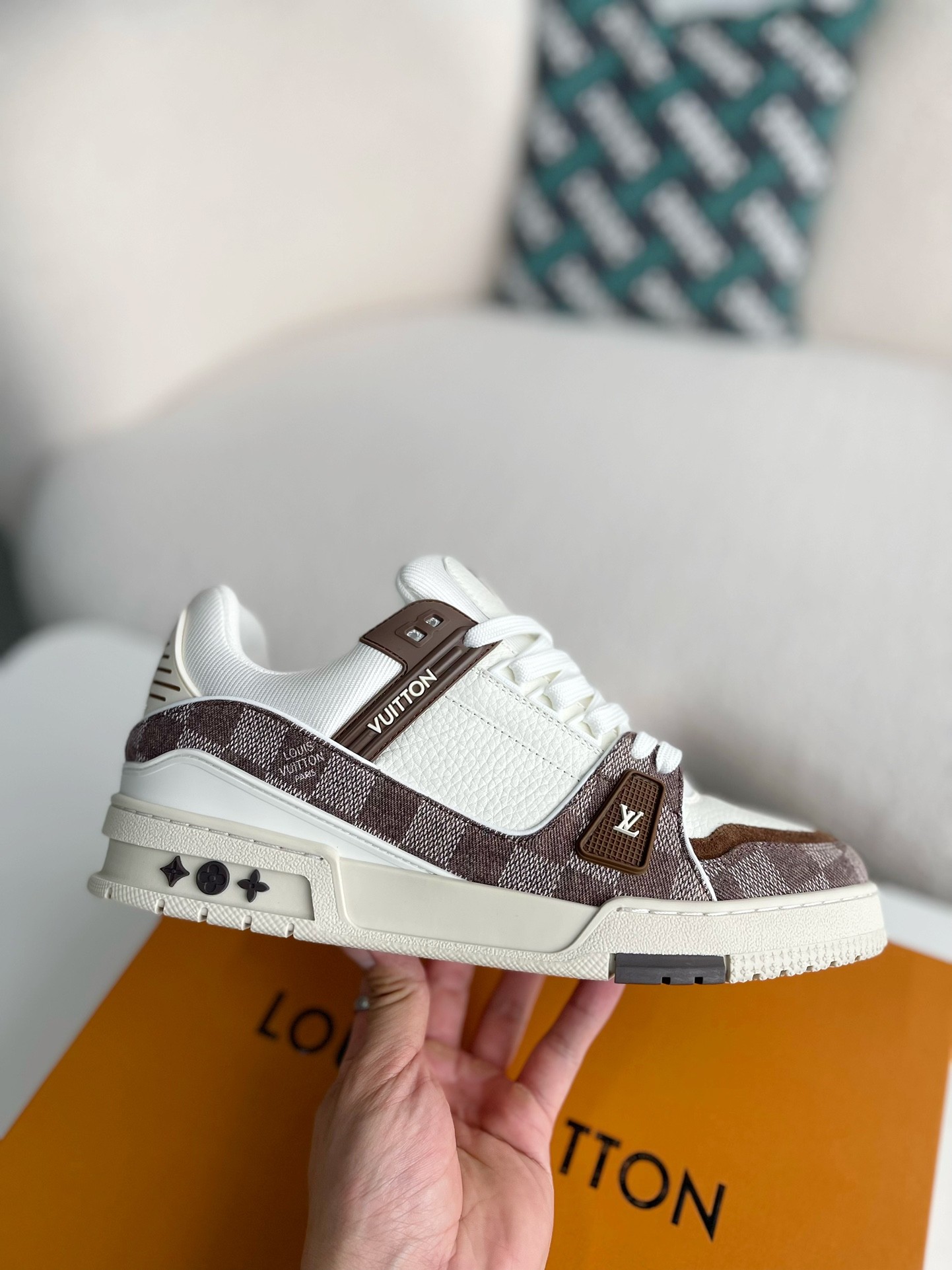 「#3135」 LOUIS VUITTON TRAINER SNEAKERS