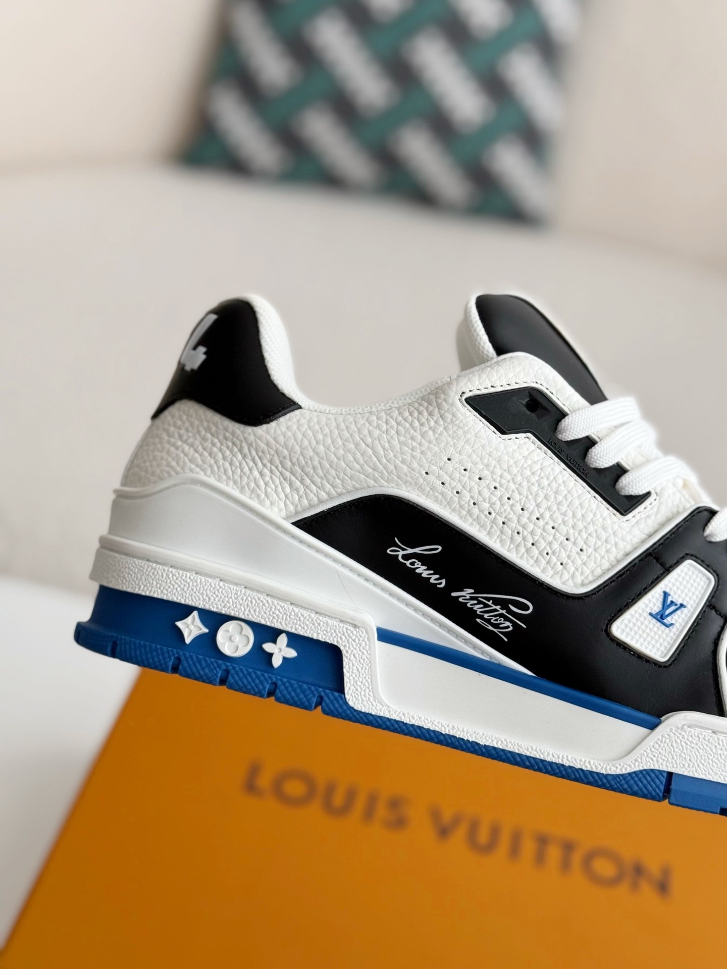 「#3720」LOUIS VUITTON TRAINER SNEAKERS