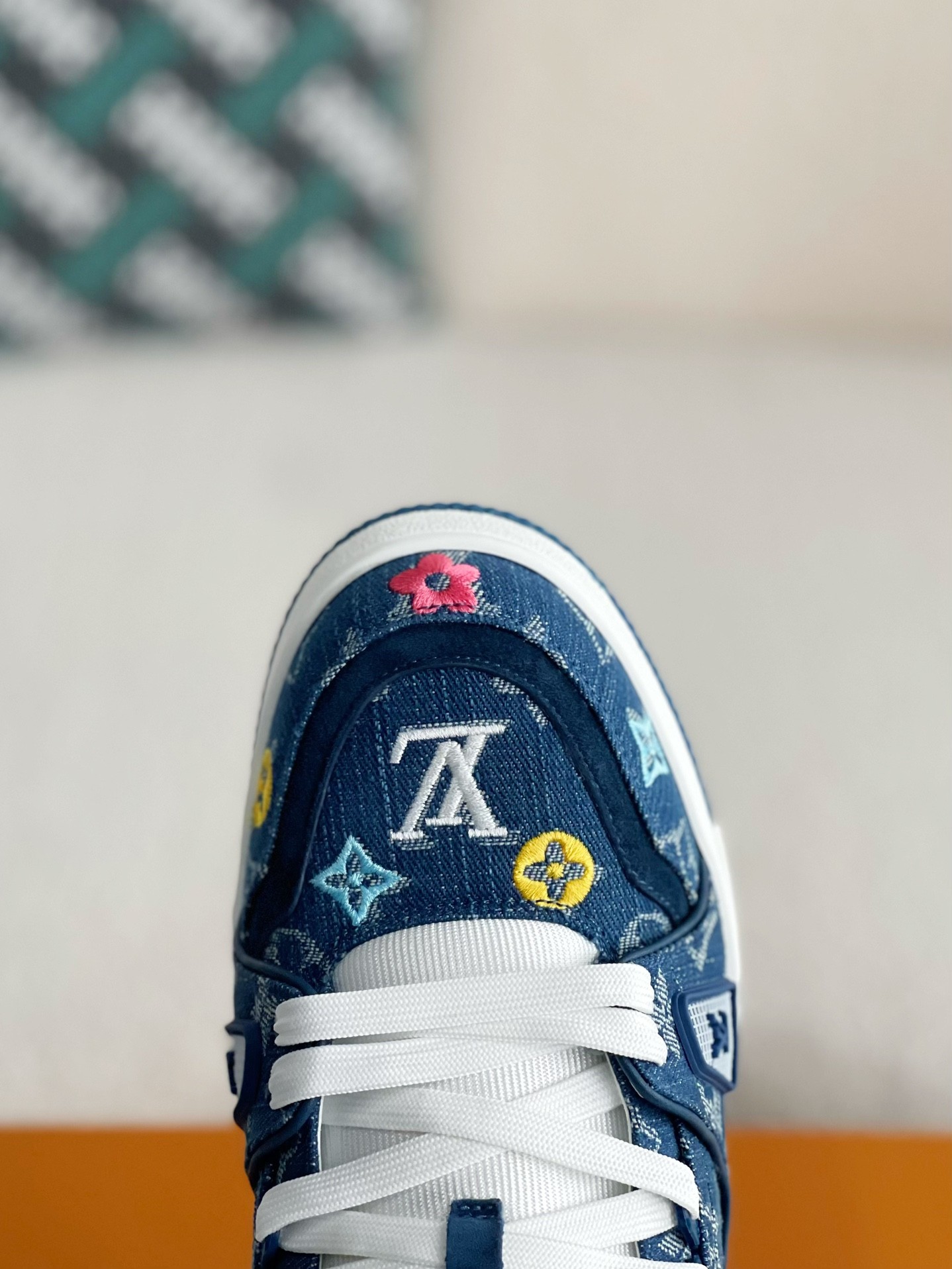 「#3239」 LOUIS VUITTON TRAINER SNEAKERS