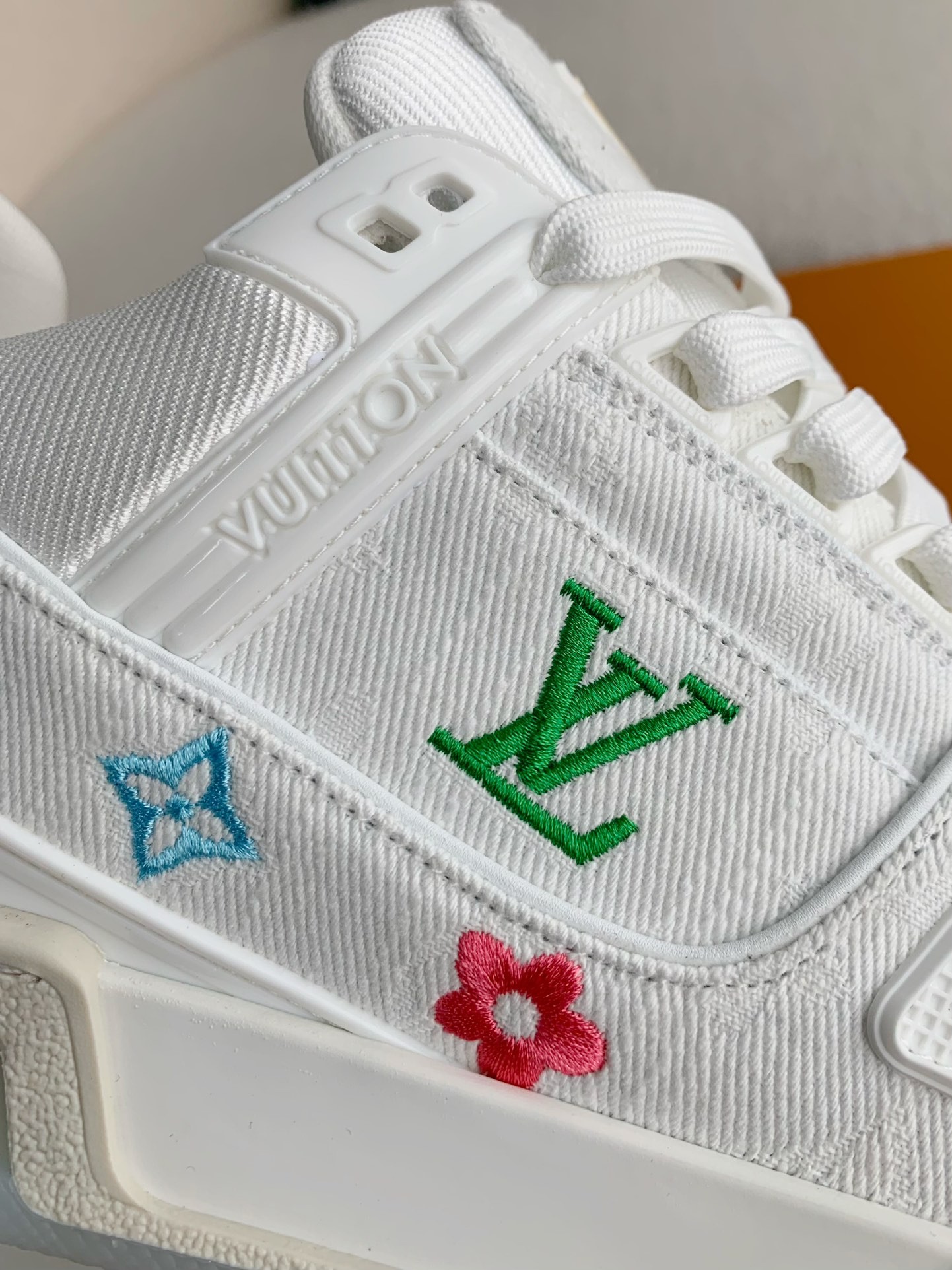 「#3229」 LOUIS VUITTON TRAINER SNEAKERS