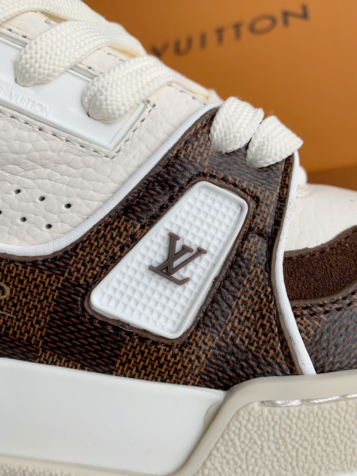 「#3385」 LOUIS VUITTON TRAINER SNEAKERS