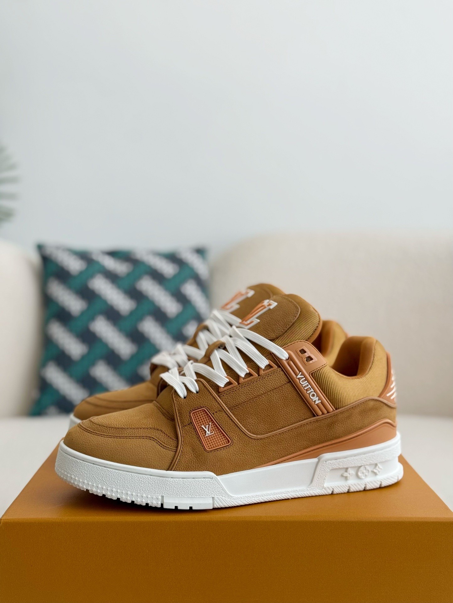 「#3756」 LOUIS VUITTON TRAINER SNEAKERS