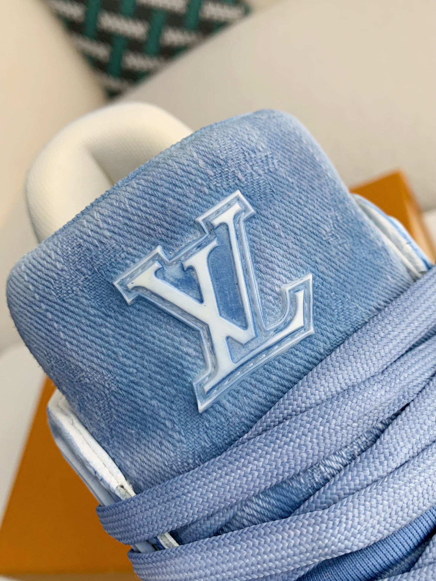 「#3318」 LOUIS VUITTON TRAINER SNEAKERS