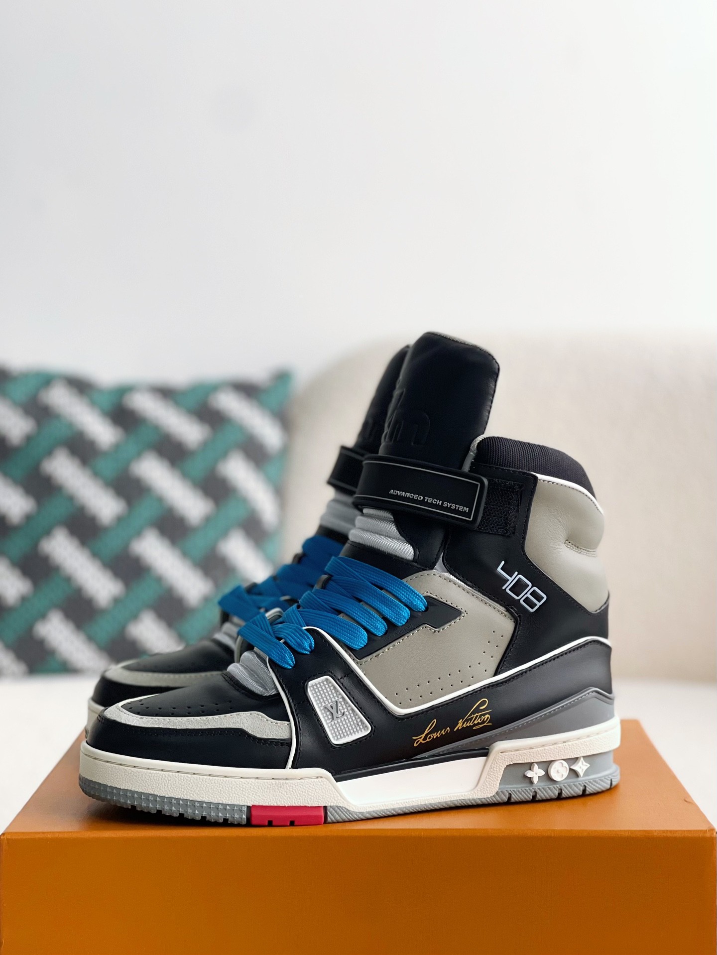 「#3105」LOUIS VUITTON TRAINER SNEAKERS