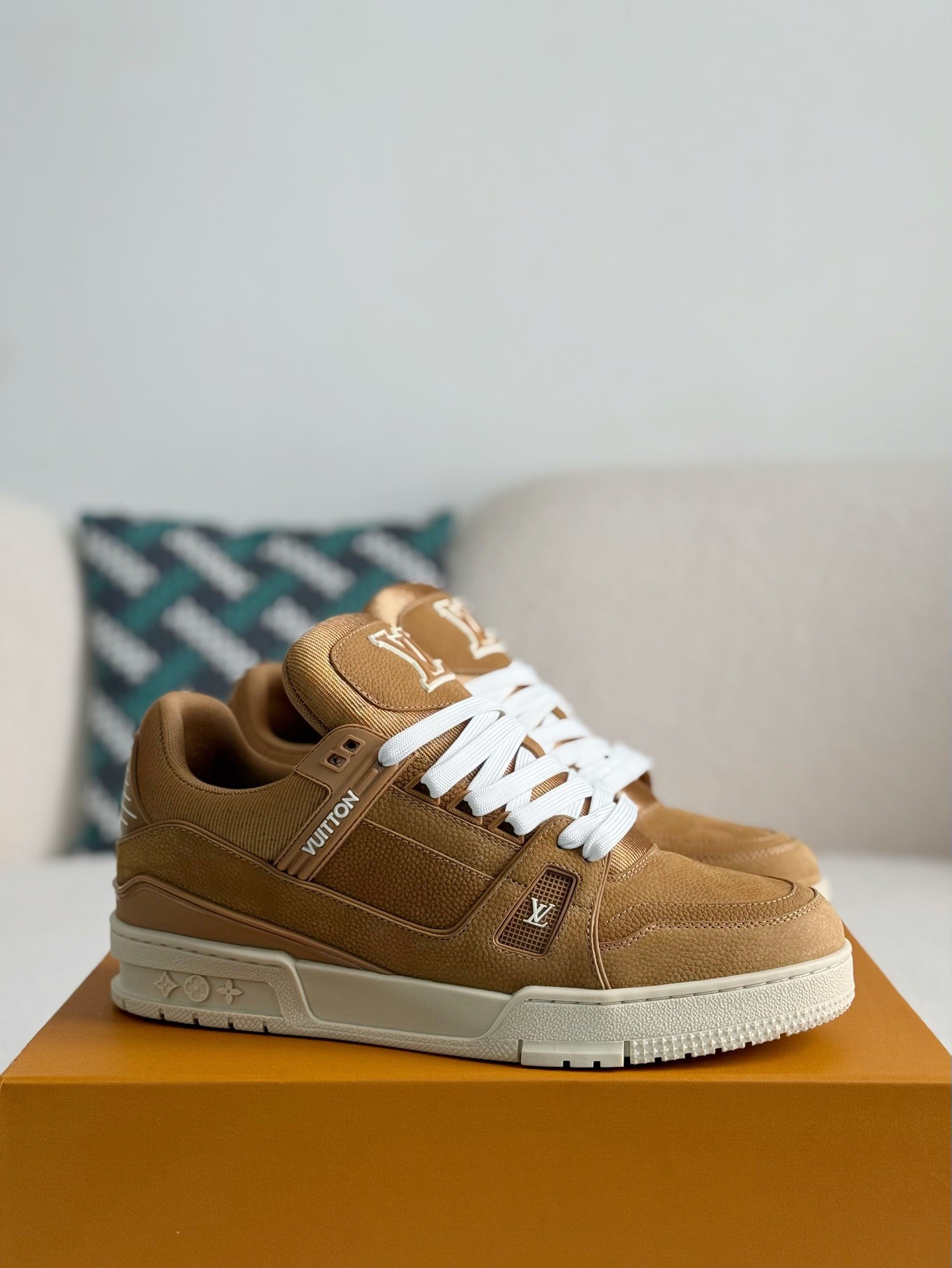 LOUIS VUITTON TRAINER SNEAKERS