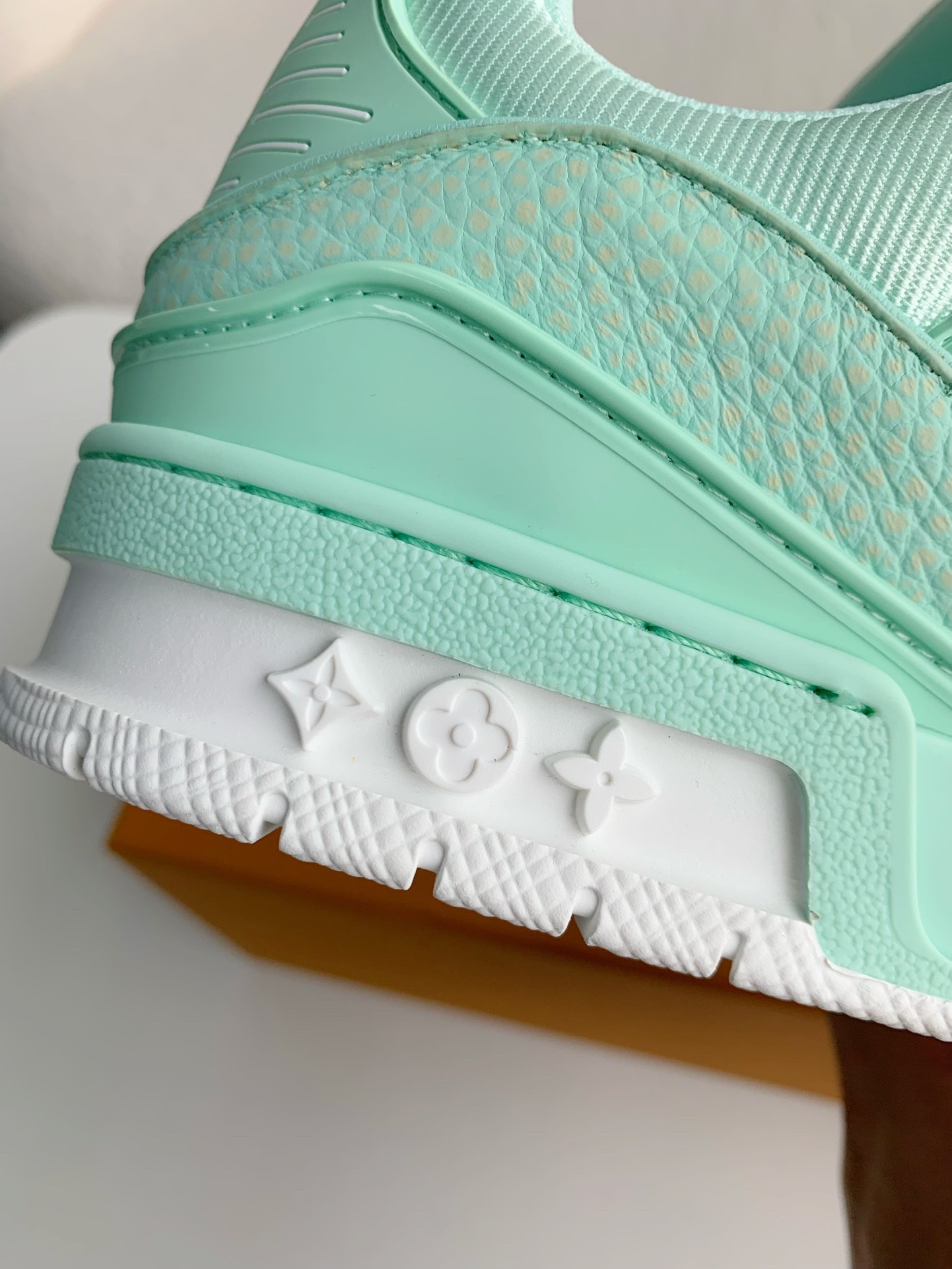 「#3005」LOUIS VUITTON SNEAKERS