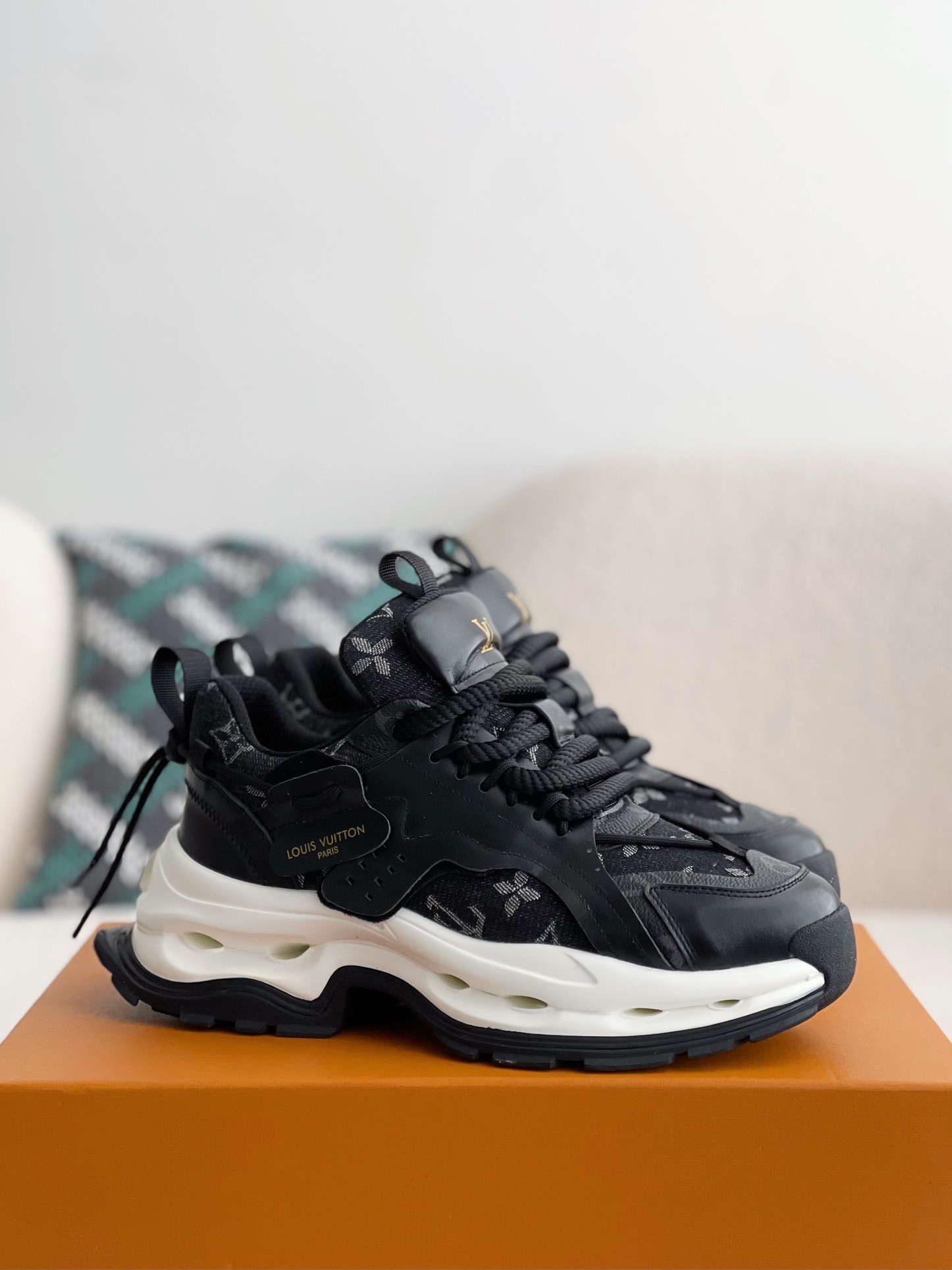 「#3689」LOUIS VUITTON CASUAL SNEAKERS