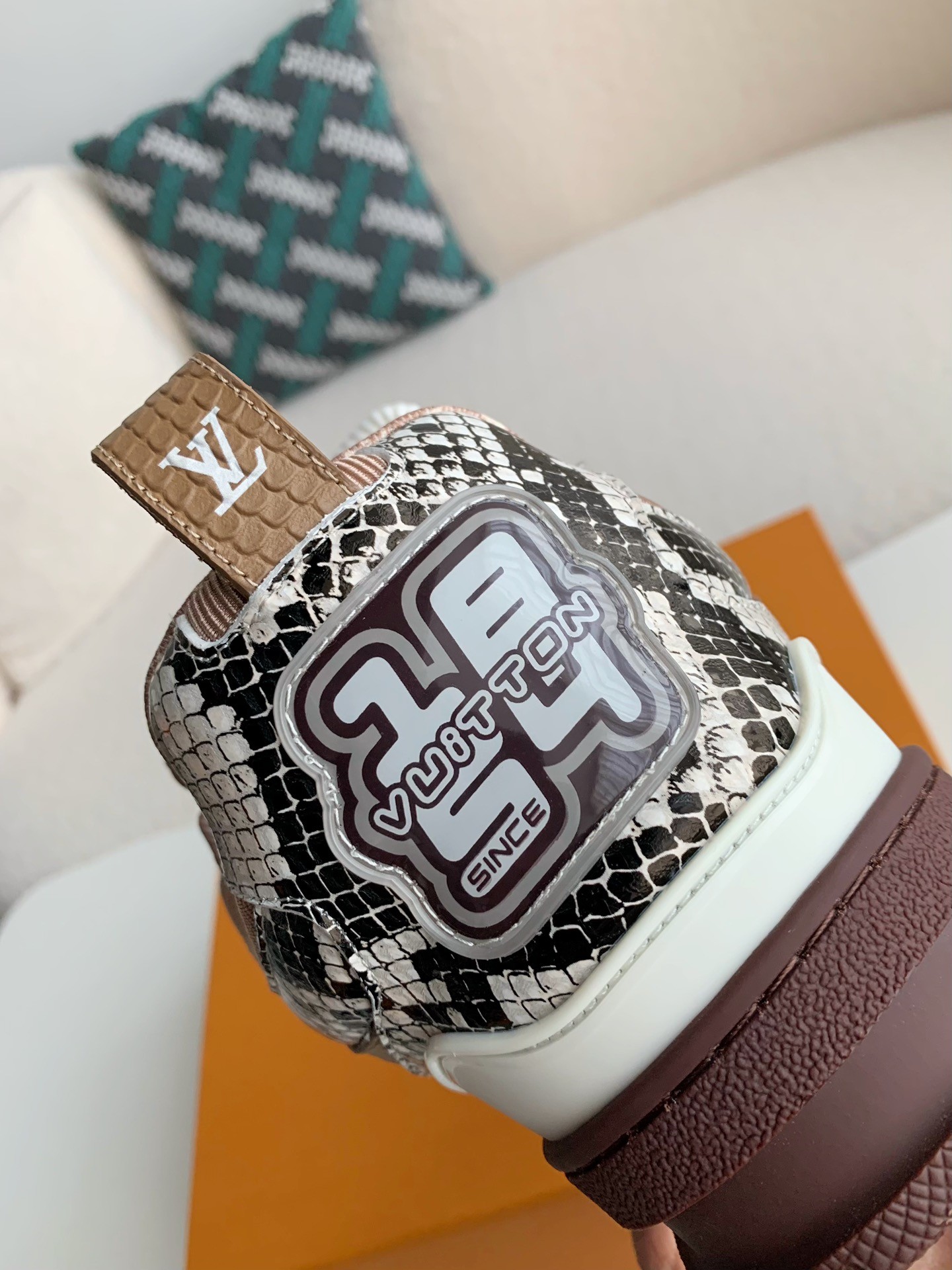 「#1977」LOUIS VUITTON NEW SKATE