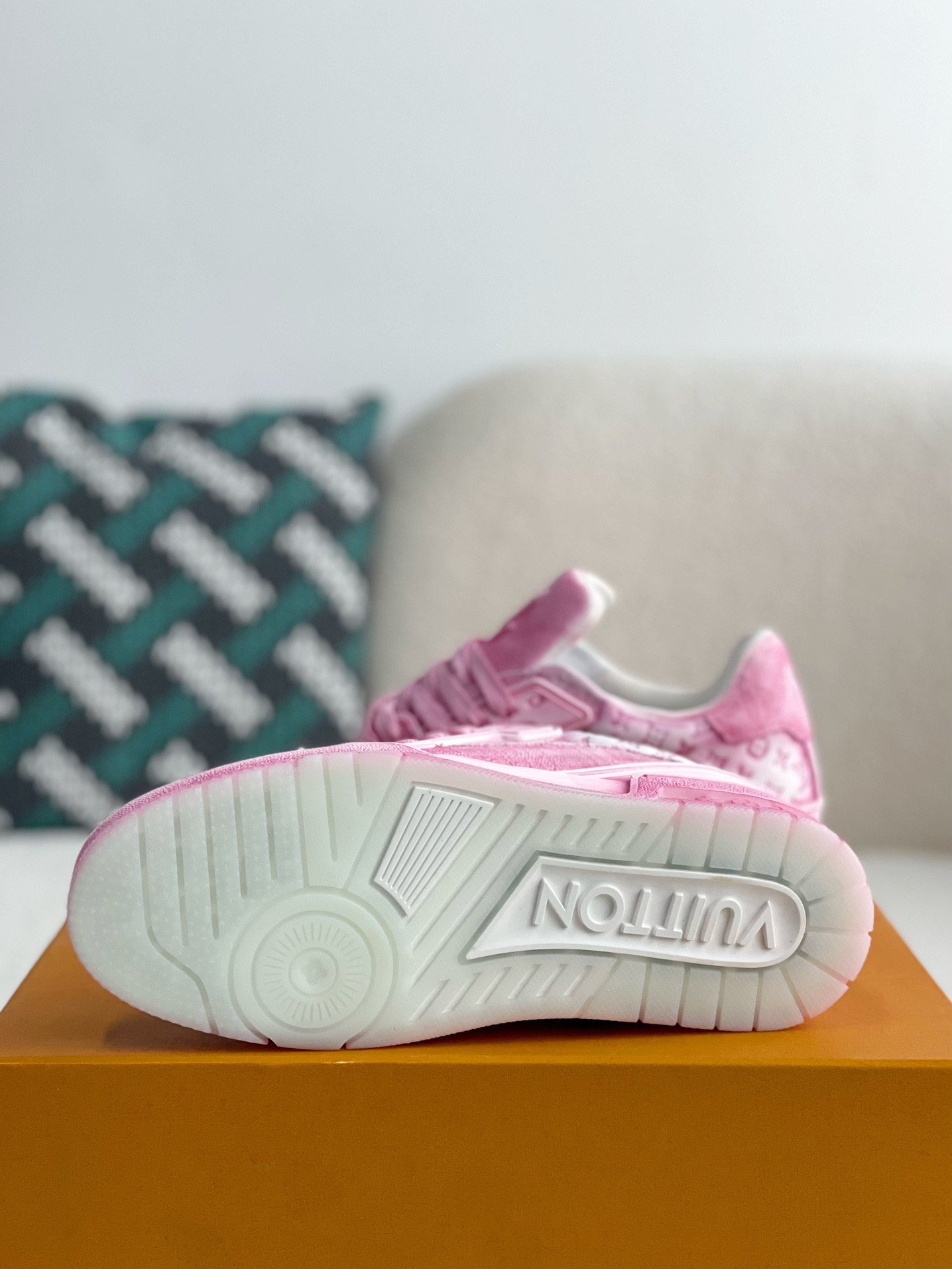 「#3317」 LOUIS VUITTON TRAINER SNEAKERS