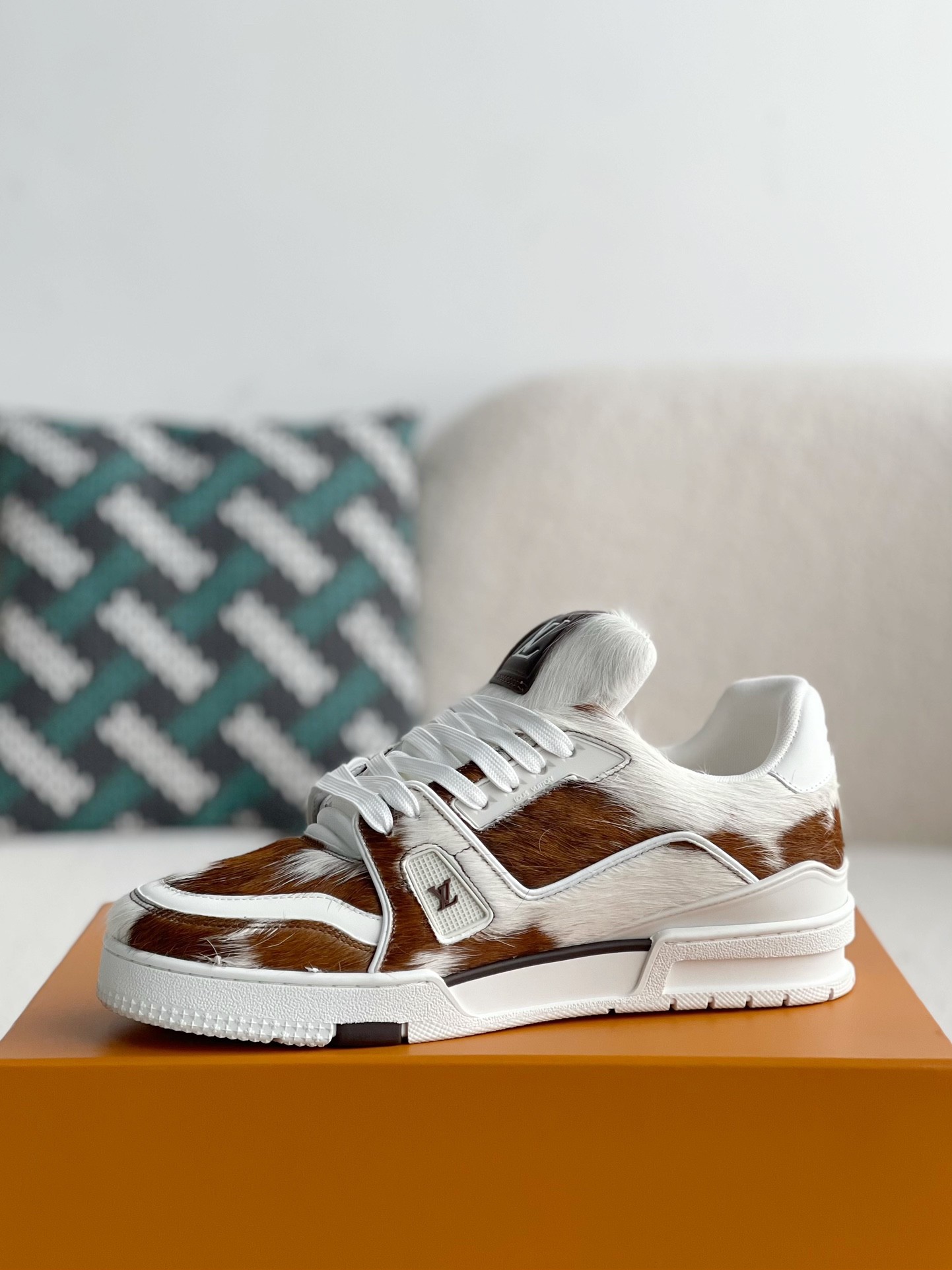 「#3530」 LOUIS VUITTON TRAINER SNEAKERS