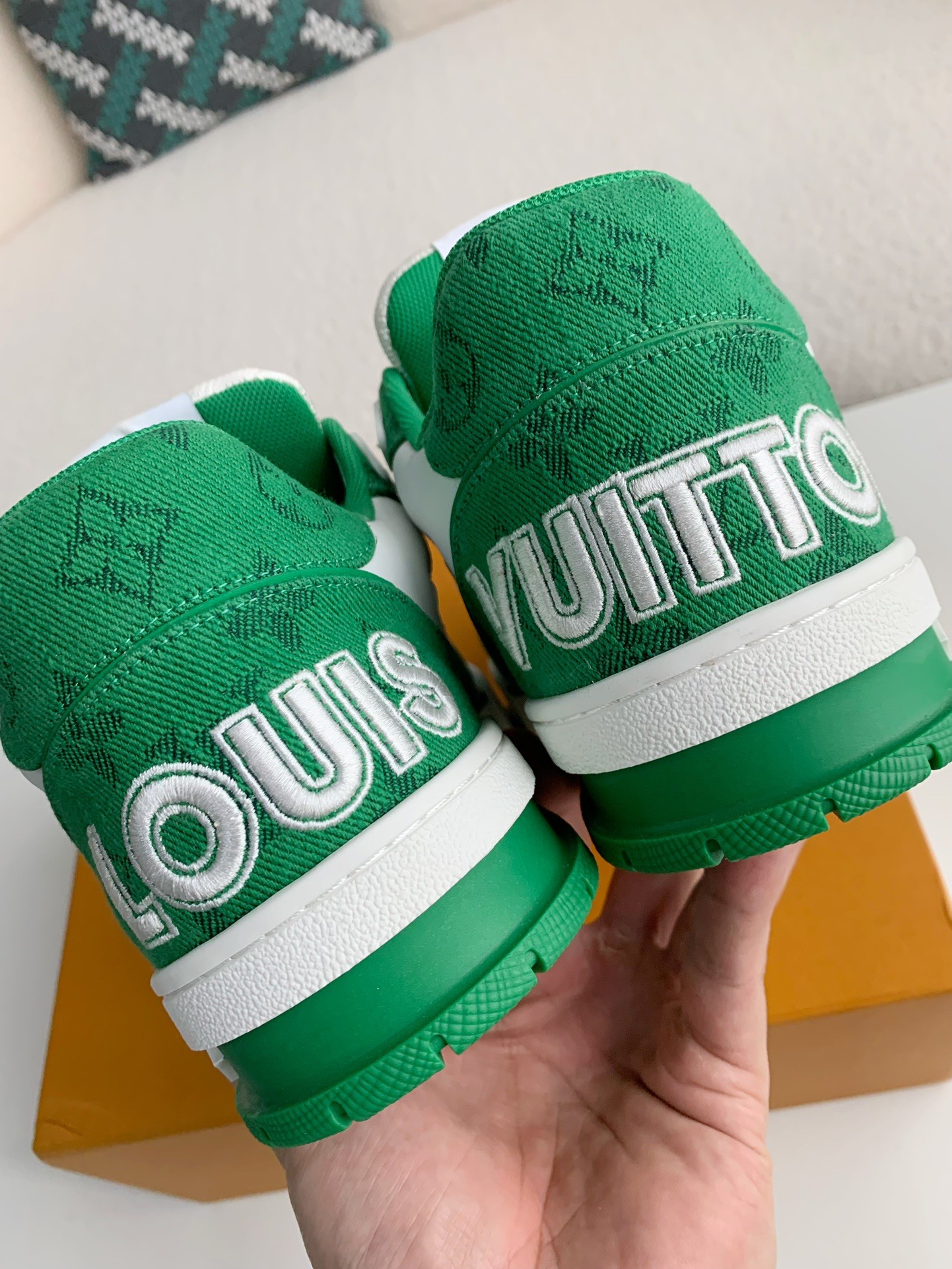 「#3027」LOUIS VUITTON TRAINER Sneakers