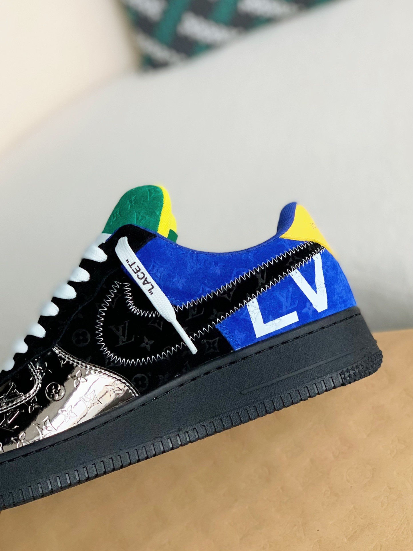 LOUIS VUITTON × NIKE AIR FORCE 1 Sneaker