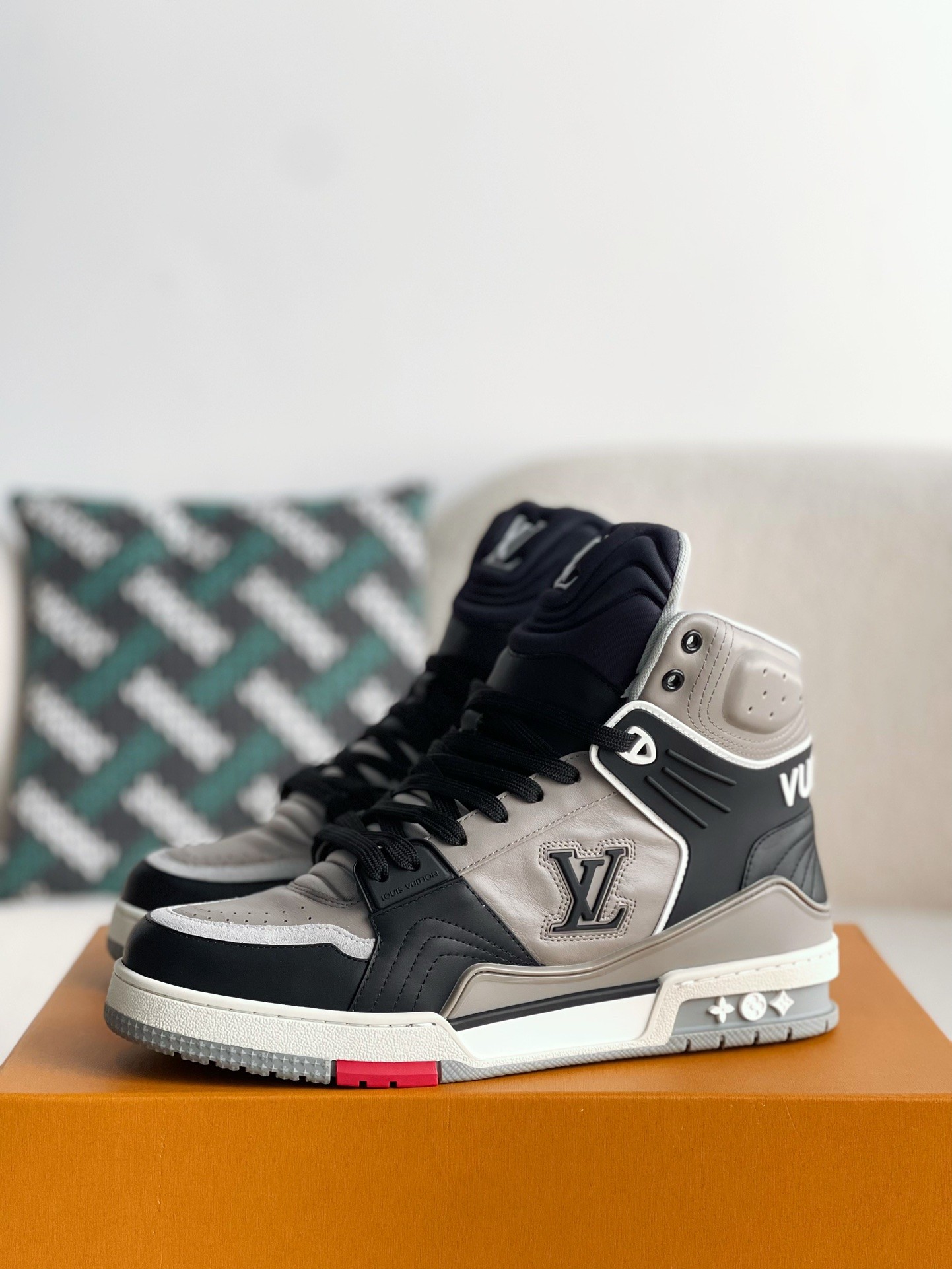 「#3196」LOUIS VUITTON TRAINER SNEAKERS
