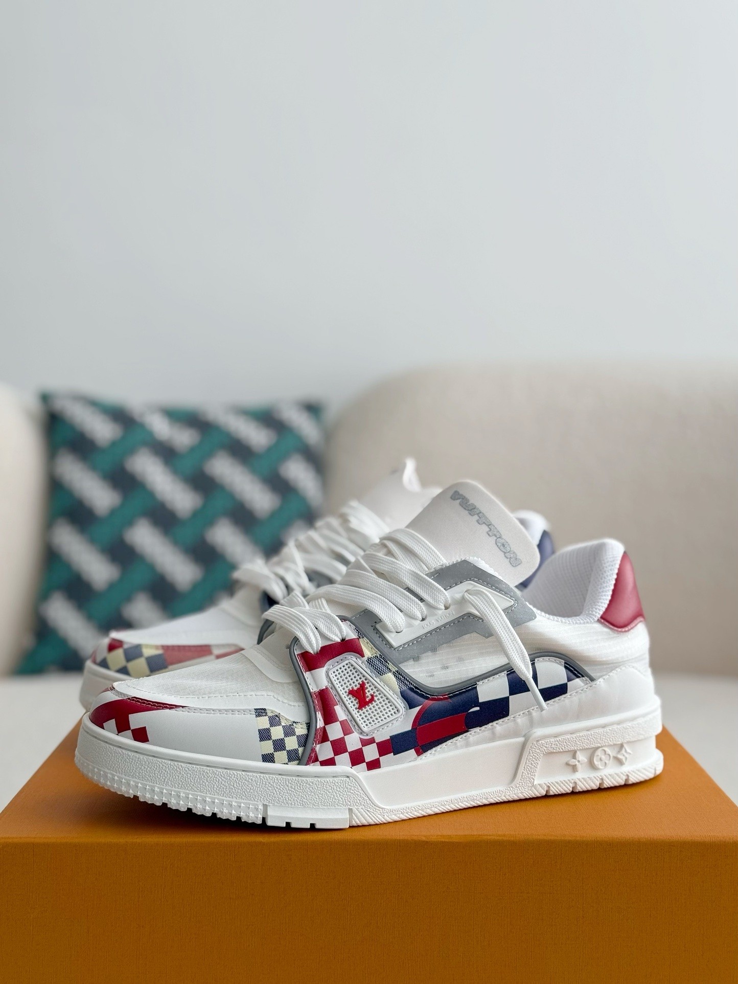 「#3807」 LOUIS VUITTON TRAINER SNEAKERS 37th America's Cup Limited Edition