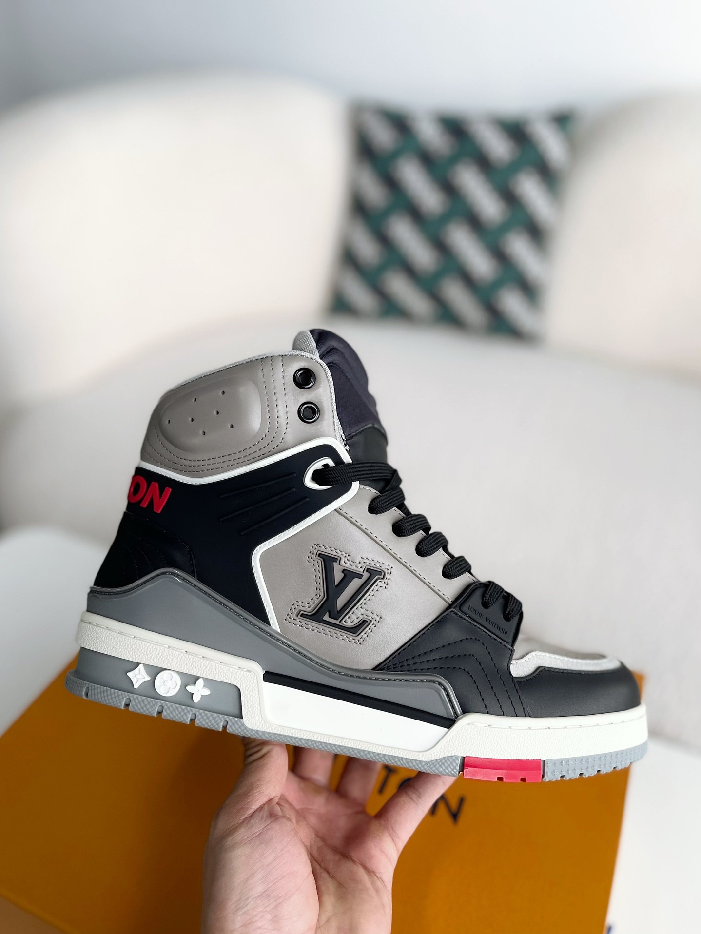 「#3918」LOUIS VUITTON TRAINER SNEAKERS