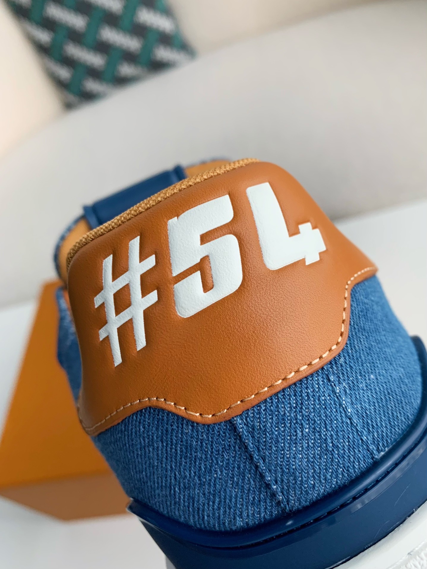 「#3124」LOUIS VUITTON SNEAKERS