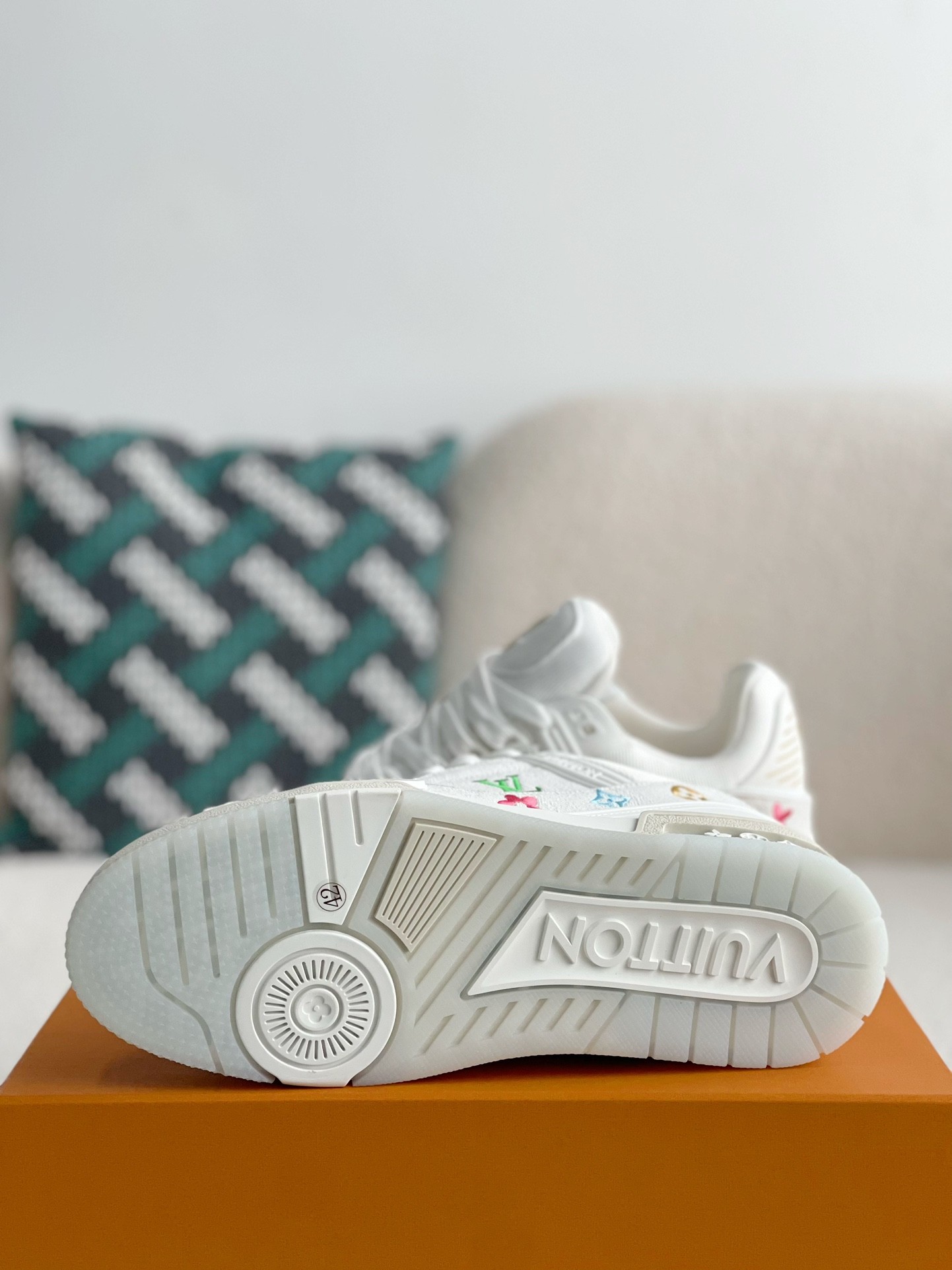 「#3229」 LOUIS VUITTON TRAINER SNEAKERS