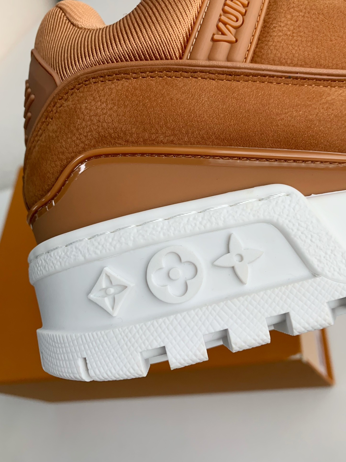 「#3050」LOUIS VUITTON SNEAKERS
