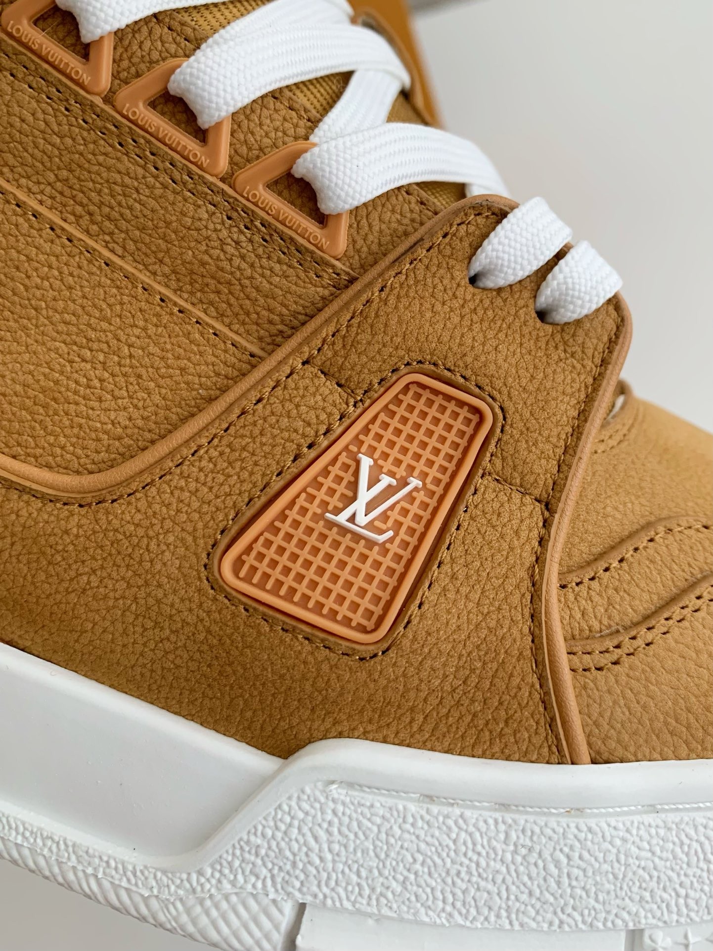 「#3756」 LOUIS VUITTON TRAINER SNEAKERS