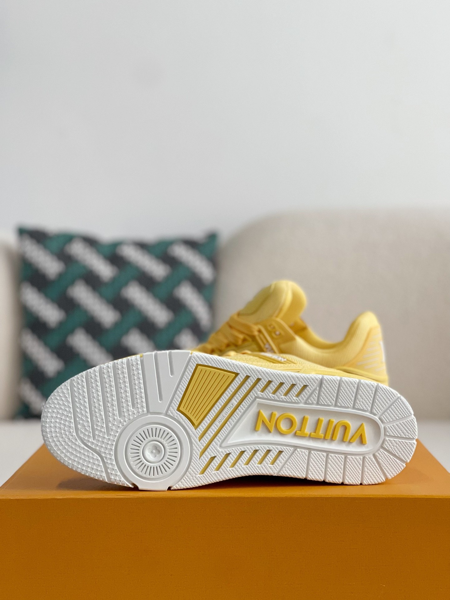 「#3037」LOUIS VUITTON SNEAKERS