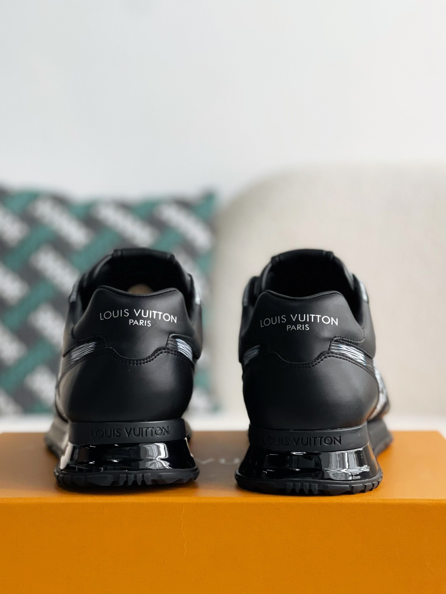 「#3028」Louis Vuitton Run Away Sneakers