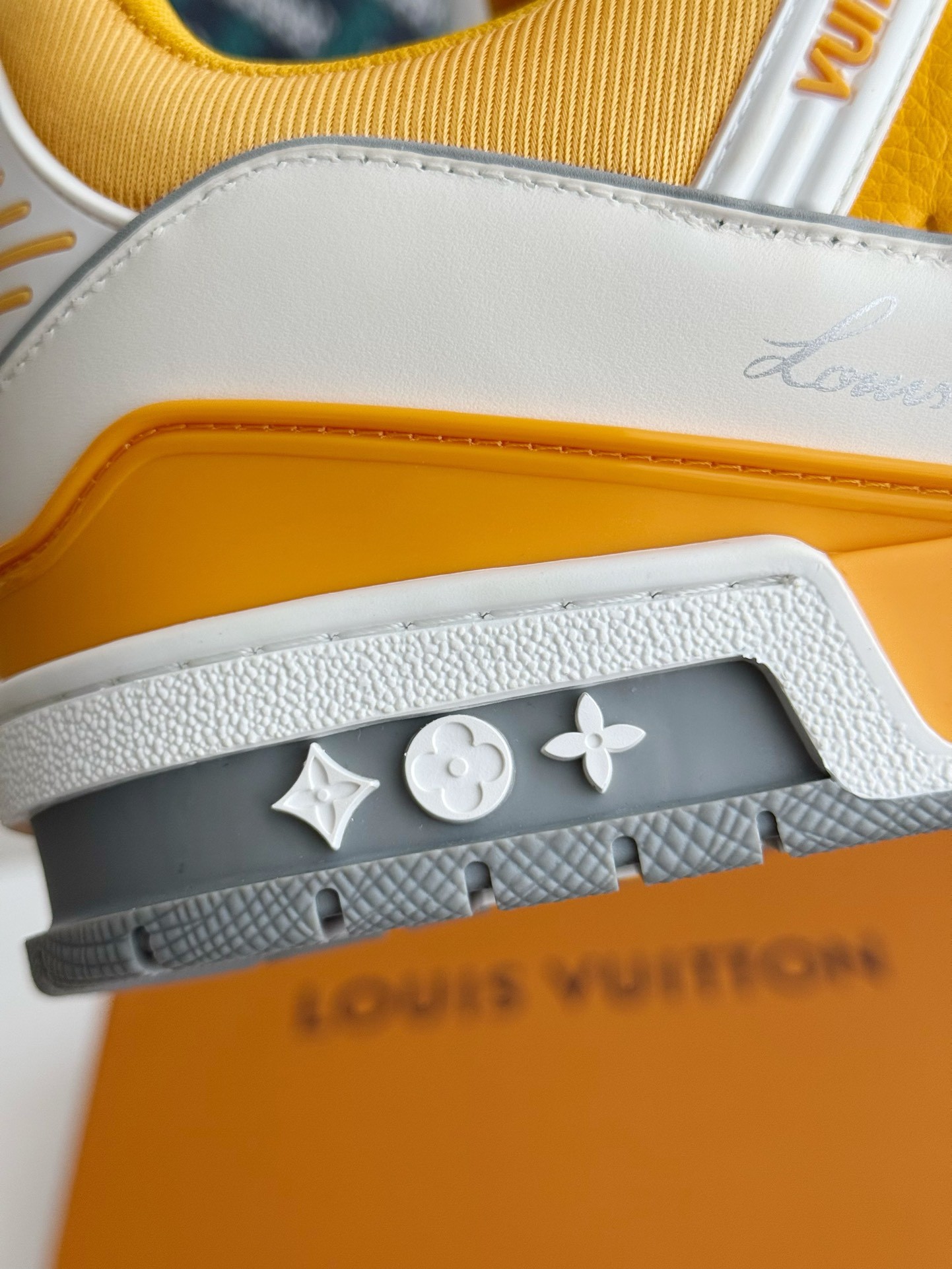 LOUIS VUITTON TRAINER SNEAKERS