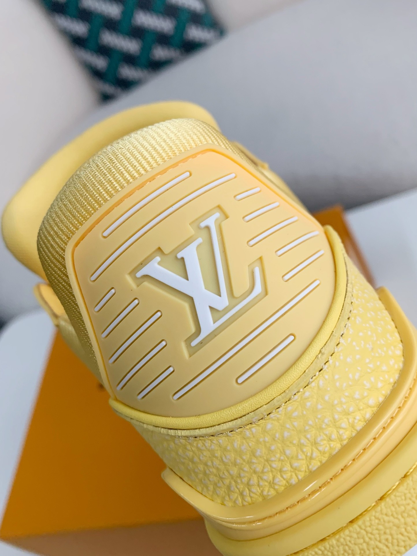 「#3037」LOUIS VUITTON SNEAKERS