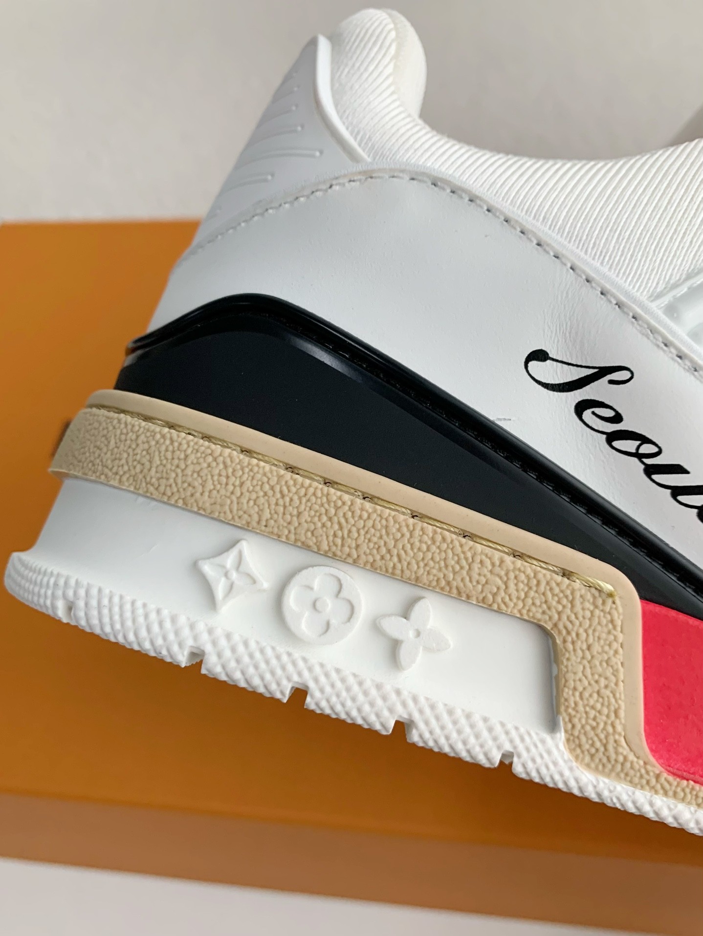 「#3142」 LOUIS VUITTON TRAINER SNEAKERS