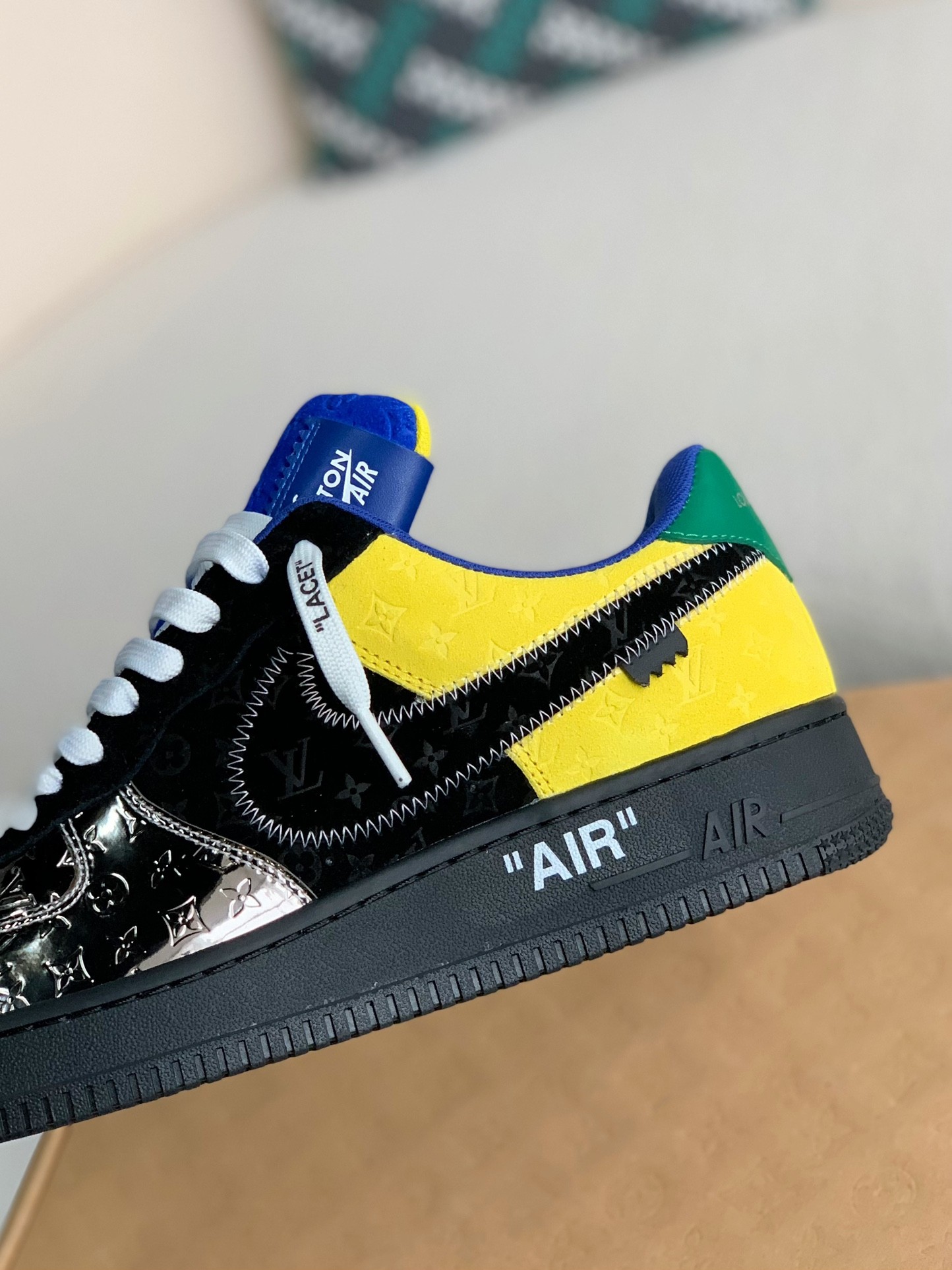 LOUIS VUITTON × NIKE AIR FORCE 1 Sneaker