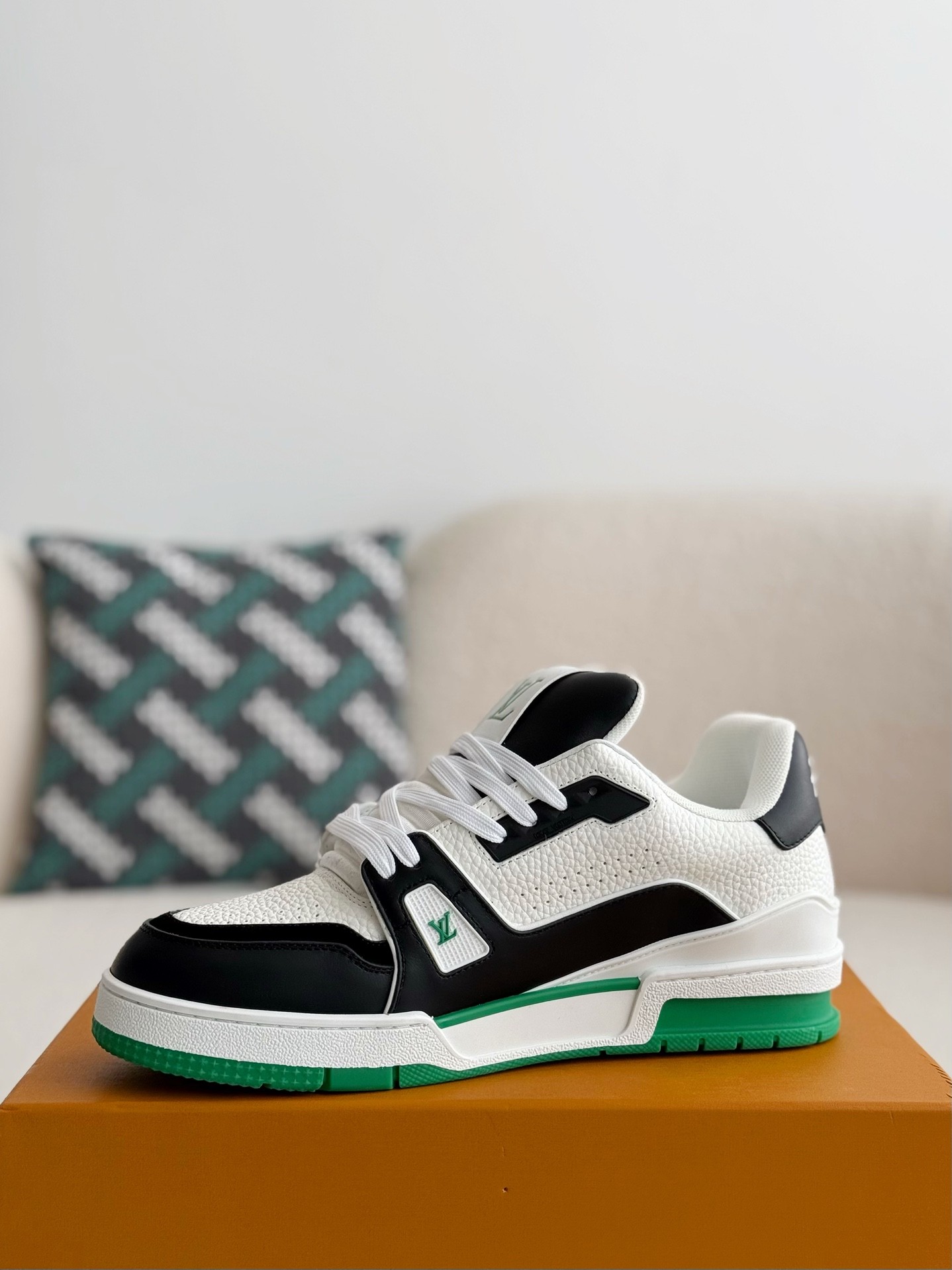 「#3722」LOUIS VUITTON TRAINER SNEAKERS