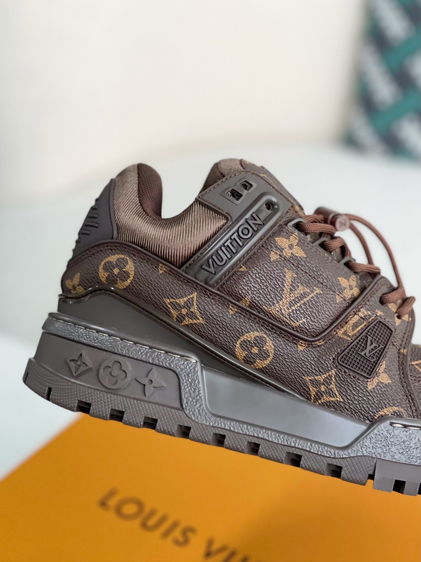 「#3340」 LOUIS VUITTON TRAINER SNEAKERS