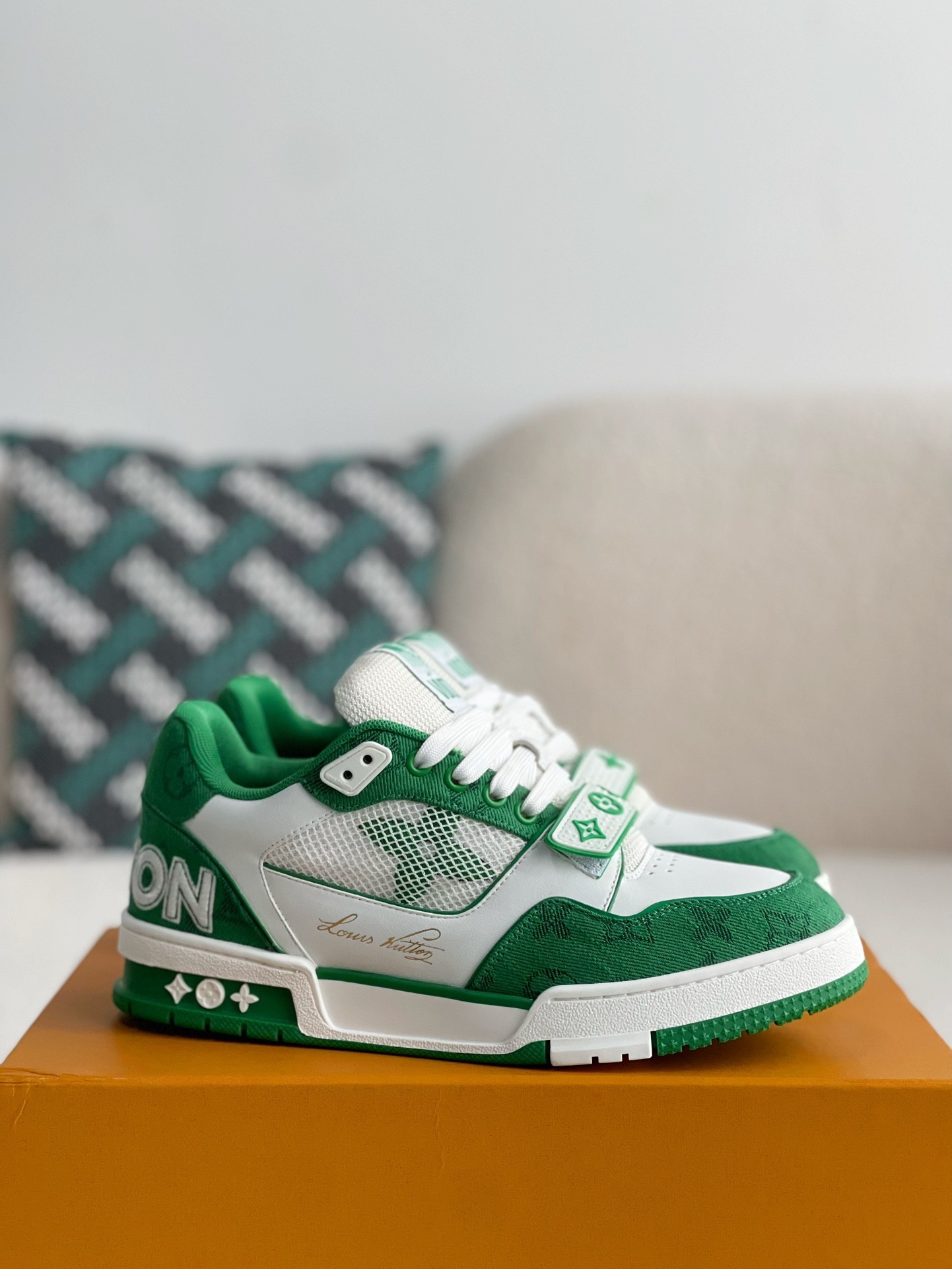 「#3027」LOUIS VUITTON TRAINER Sneakers