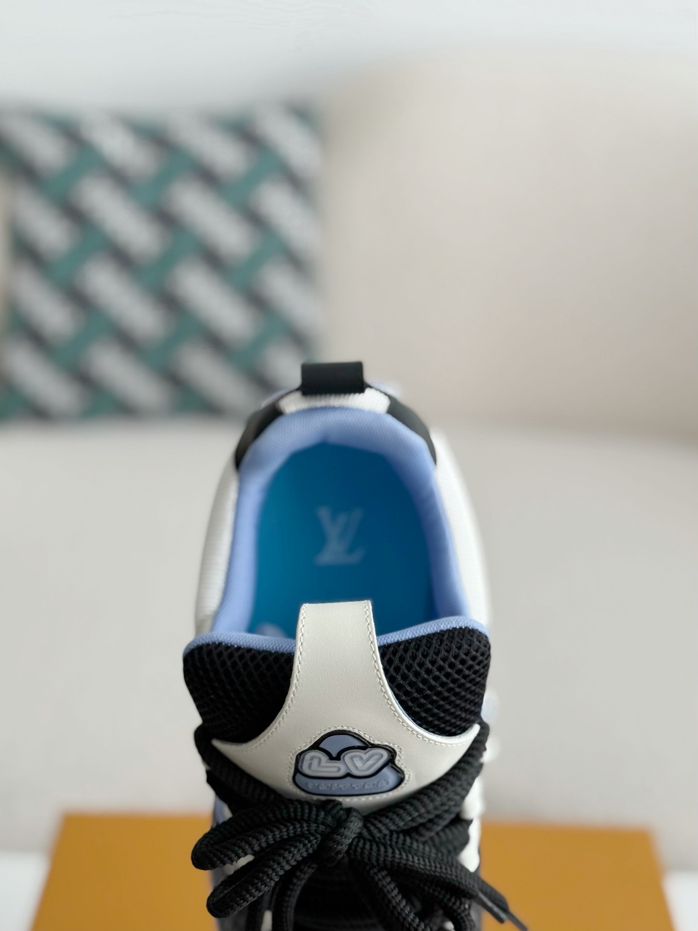 「#3742」LOUIS VUITTON SKATE SNEAKERS