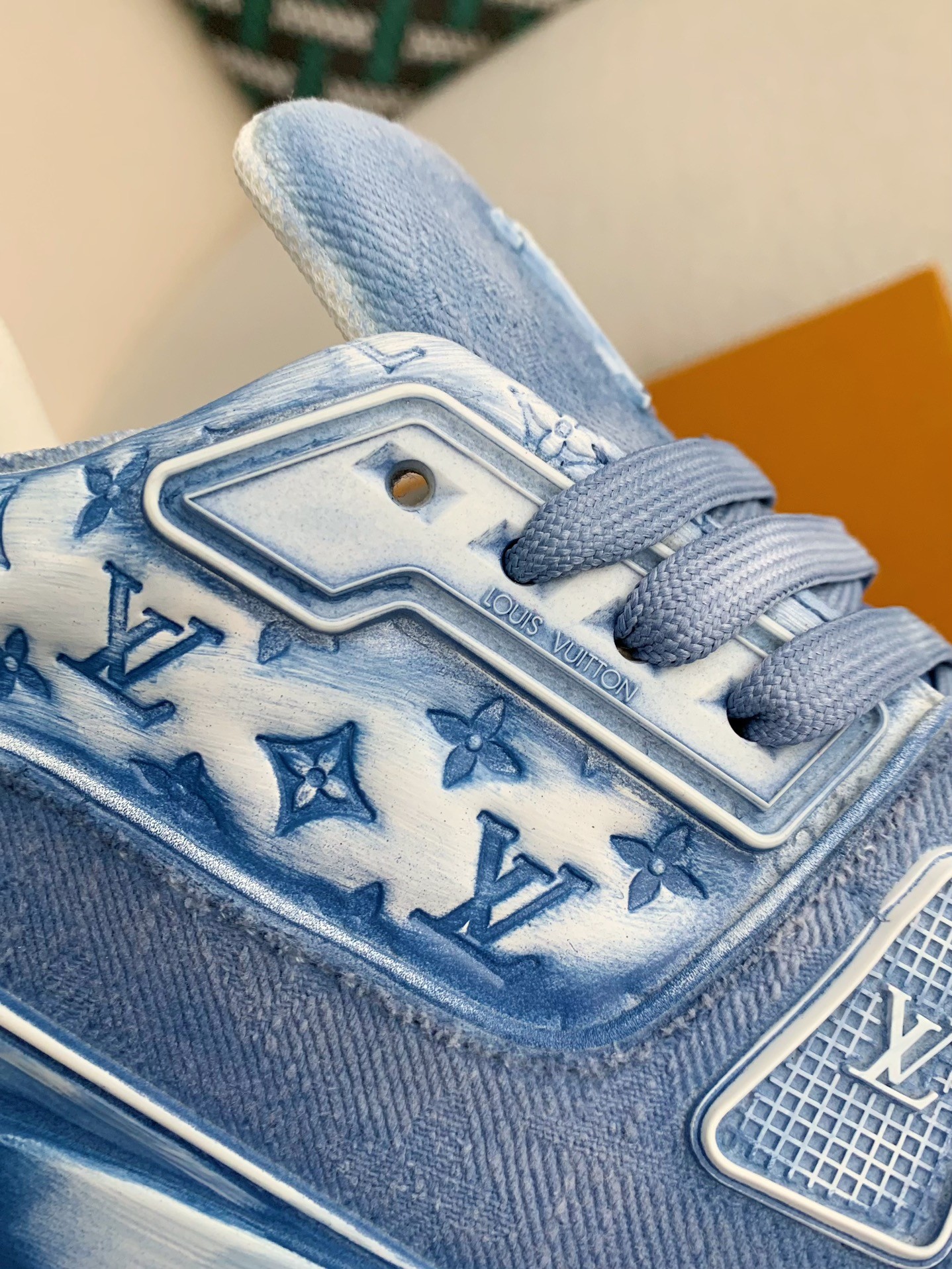 「#3318」 LOUIS VUITTON TRAINER SNEAKERS