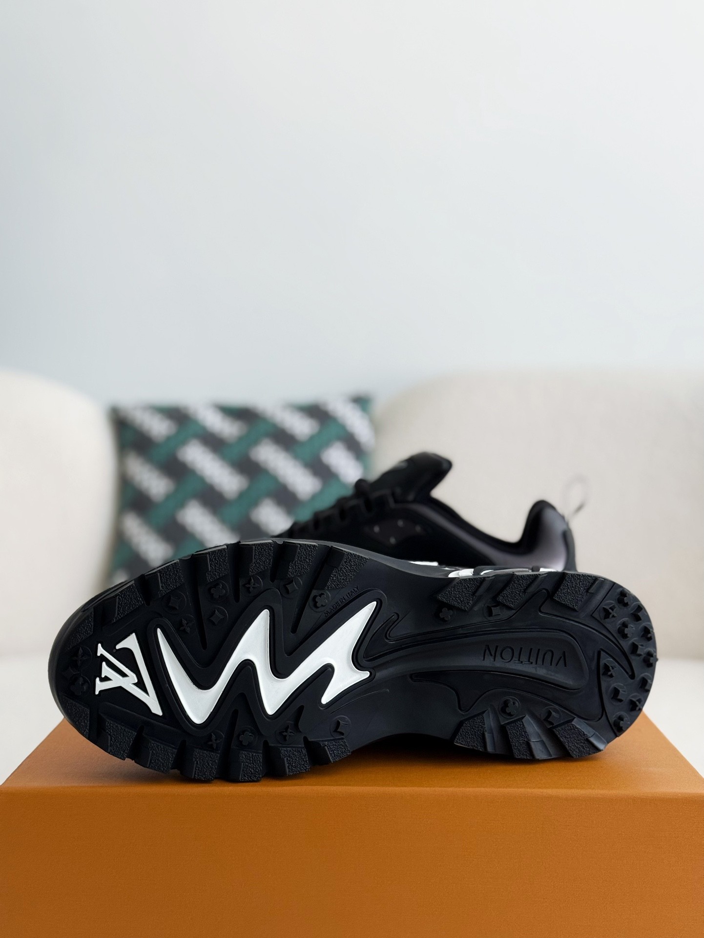 「#3695」LOUIS VUITTON CASUAL SNEAKERS
