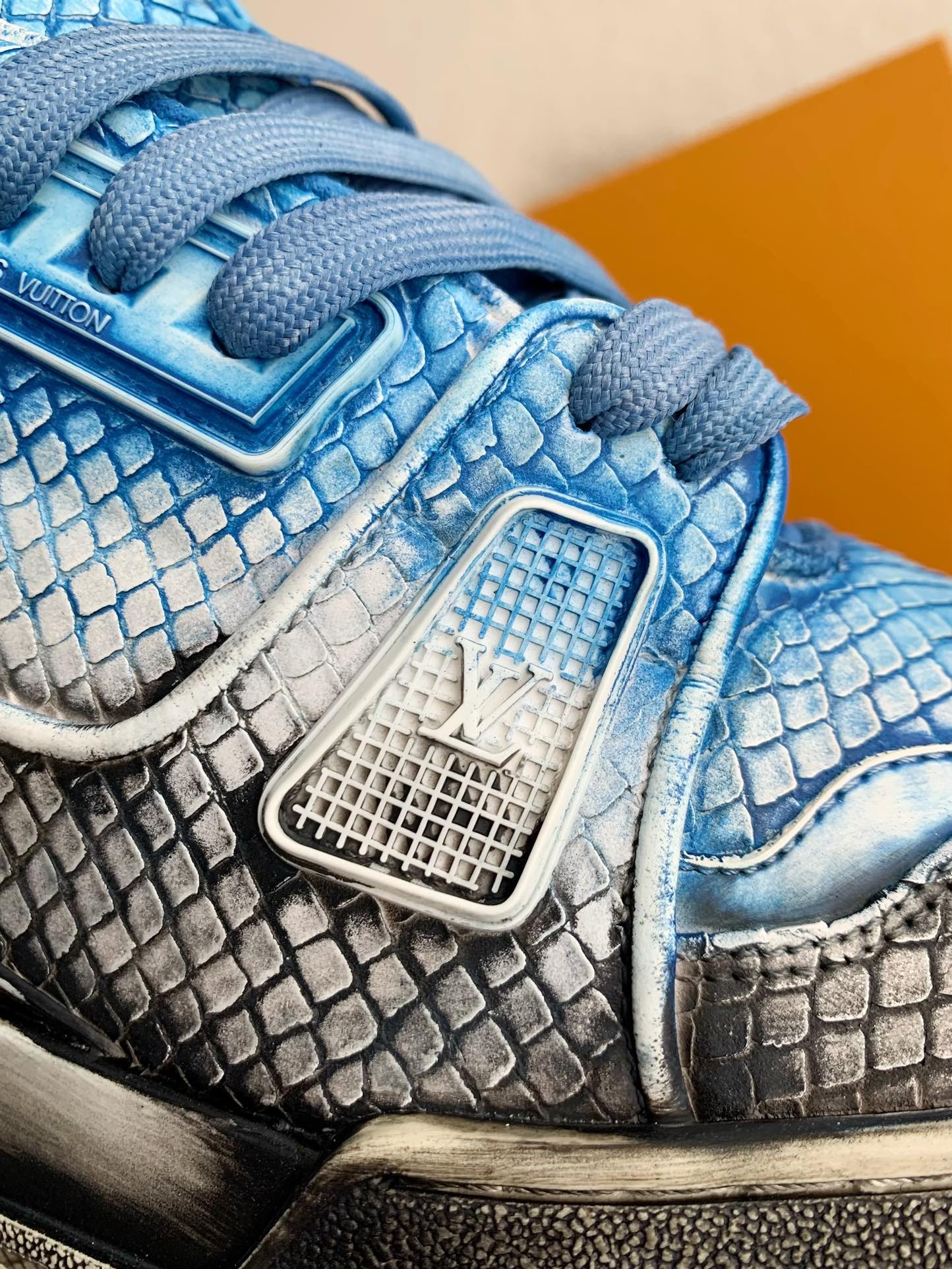 「#3314」 LOUIS VUITTON TRAINER SNEAKERS