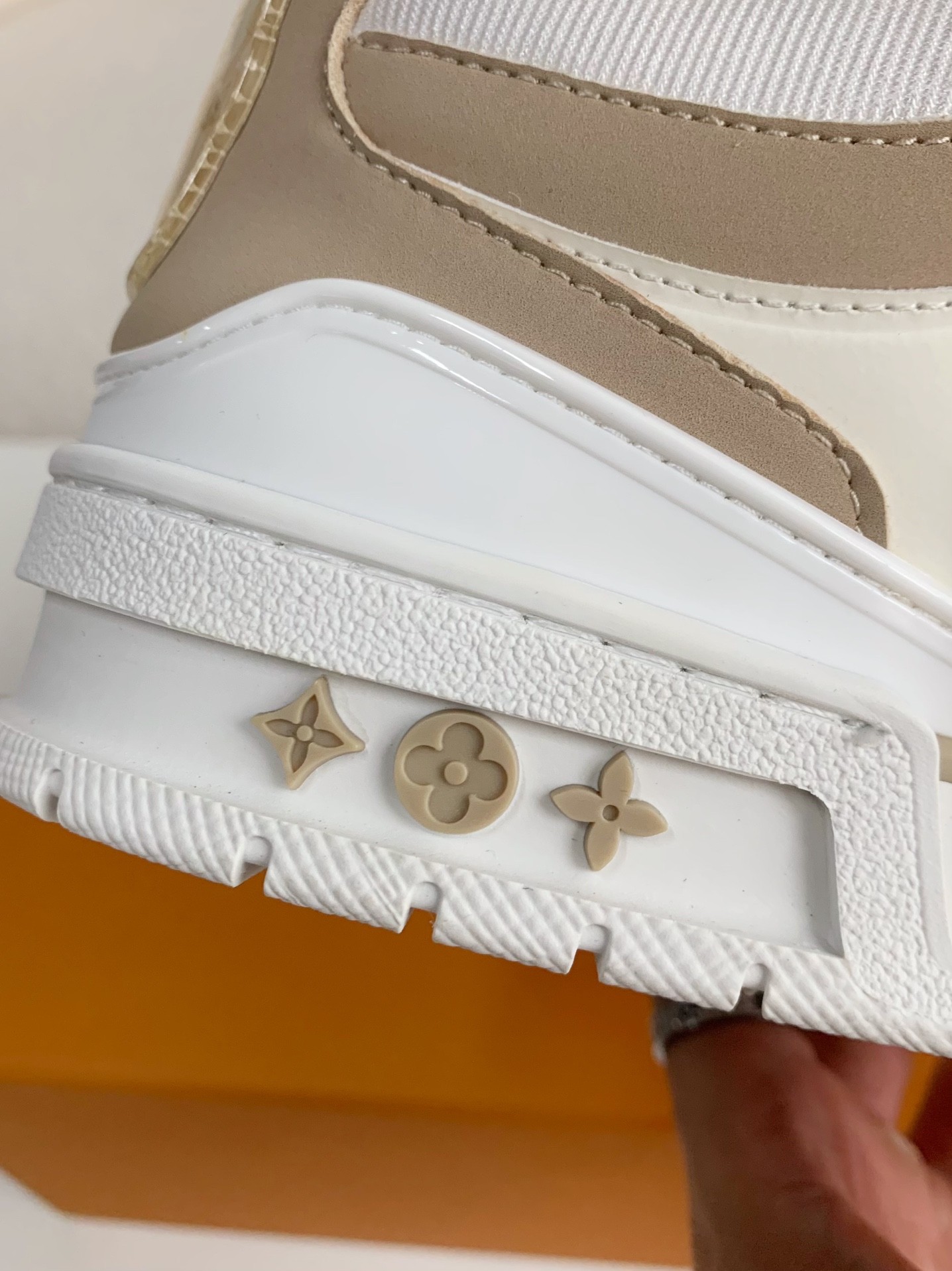 LOUIS VUITTON Skate Sneakers