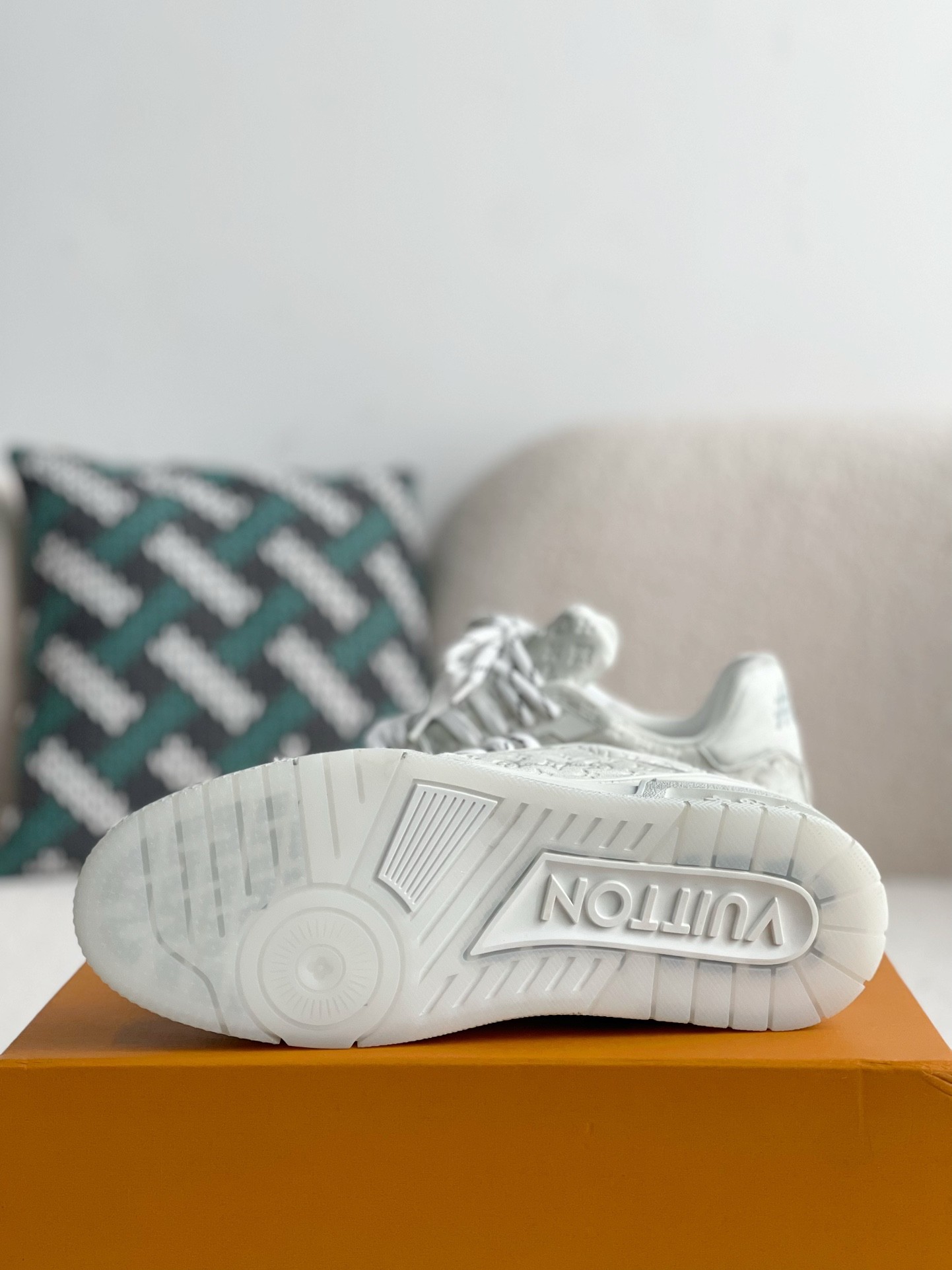 「#3566」 LOUIS VUITTON TRAINER SNEAKERS