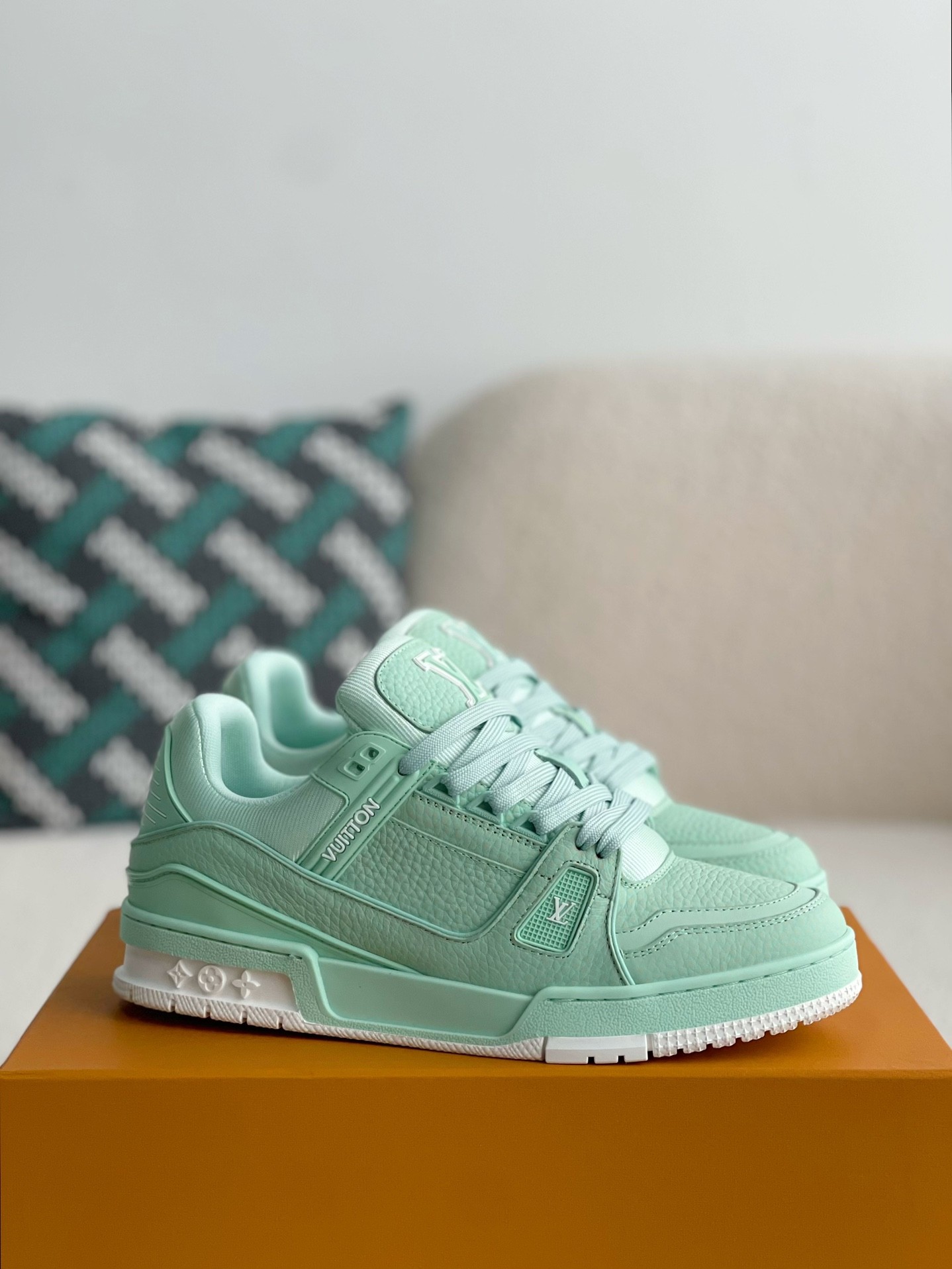 「#3005」LOUIS VUITTON SNEAKERS