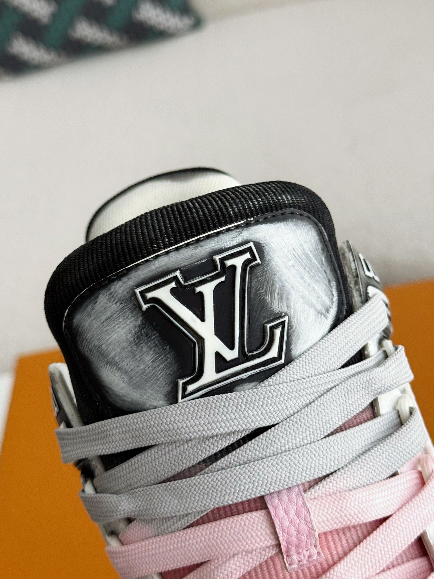 LOUIS VUITTON TRAINER SNEAKERS