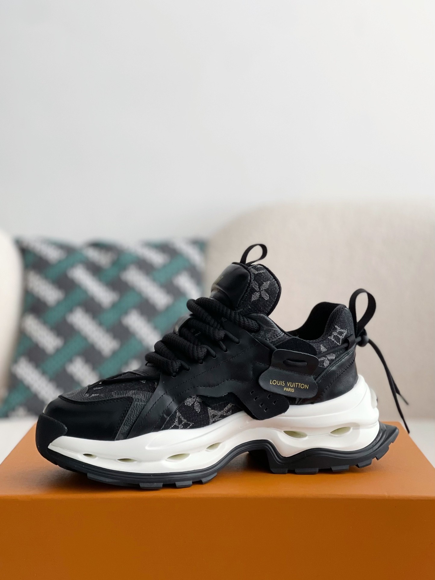 「#3689」LOUIS VUITTON CASUAL SNEAKERS