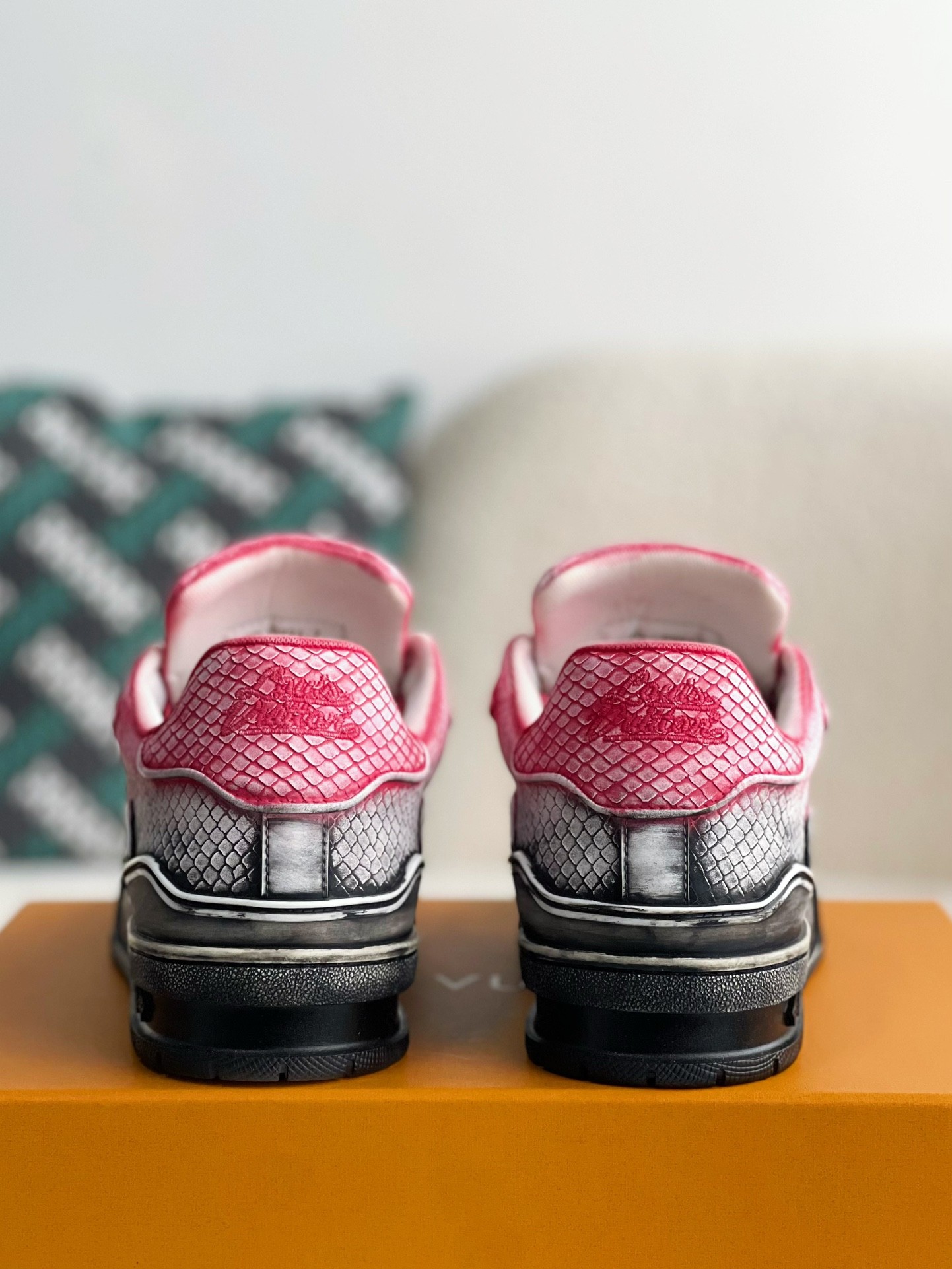 「#3313」 LOUIS VUITTON TRAINER SNEAKERS