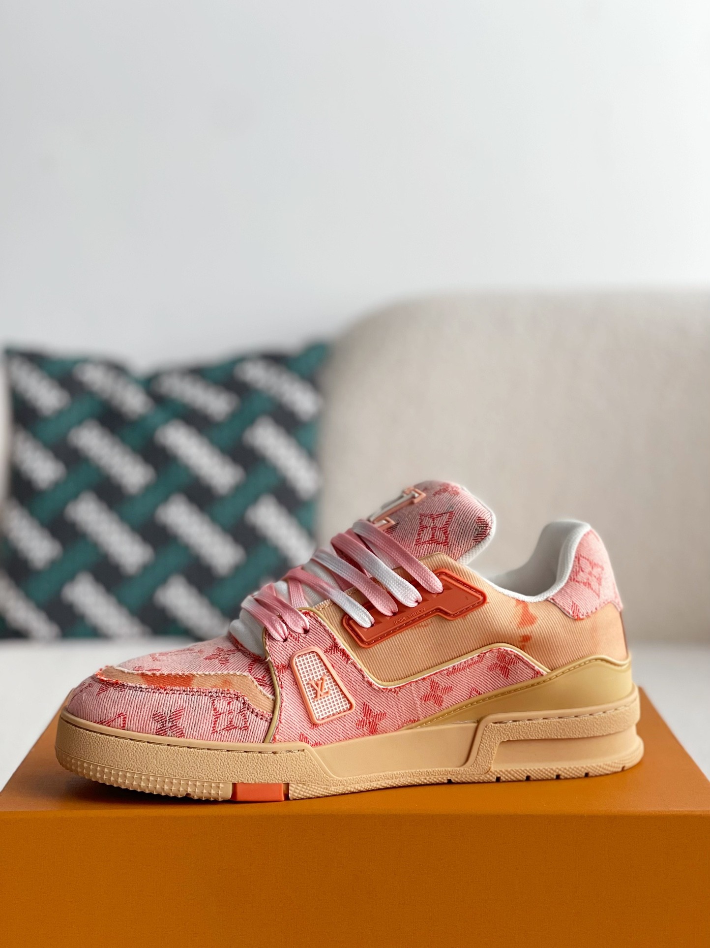 「#3141」 LOUIS VUITTON TRAINER SNEAKERS