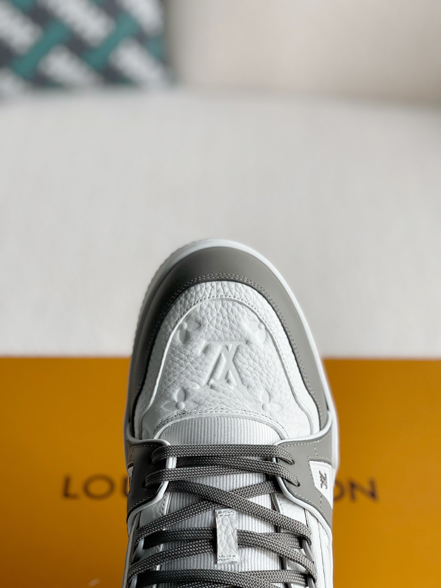 「#300」LOUIS VUITTON TRAINER 1A8KB8 Sneakers